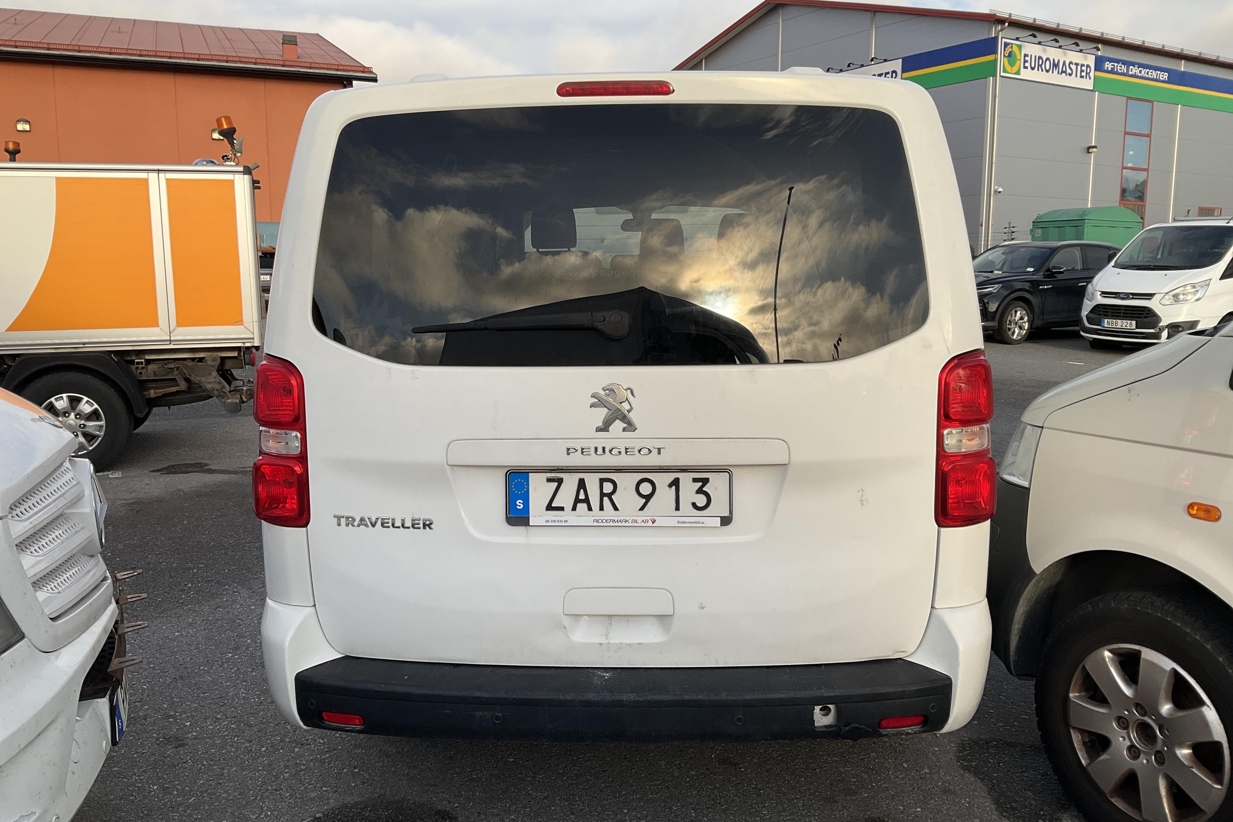 Peugeot Traveller BlueHDi (115hk) - 17 246 mil - Automat - vit - 2018