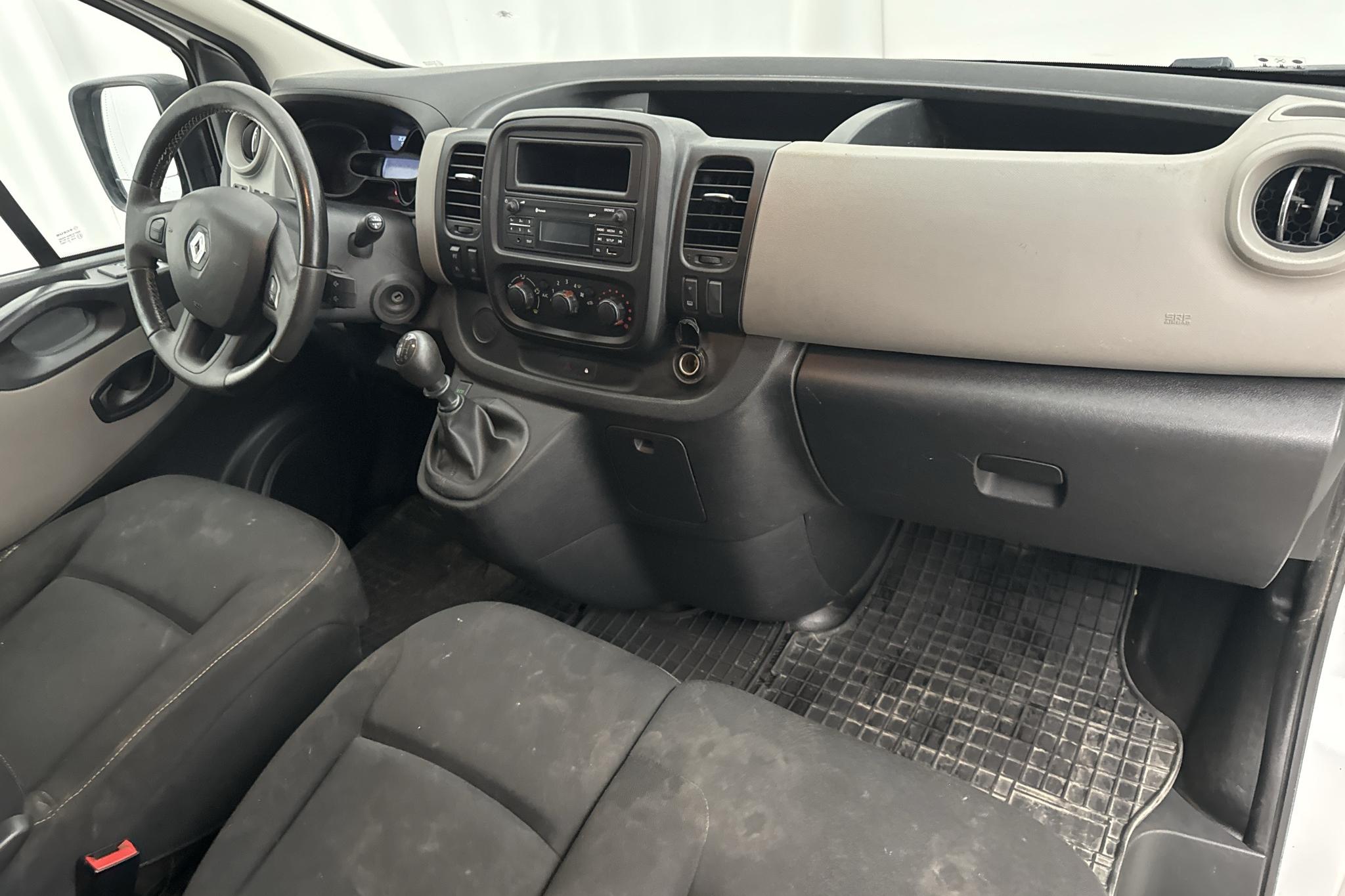 Renault Trafic 1.6 dCi Skåp (95hk) - 20 650 mil - Manuell - vit - 2017