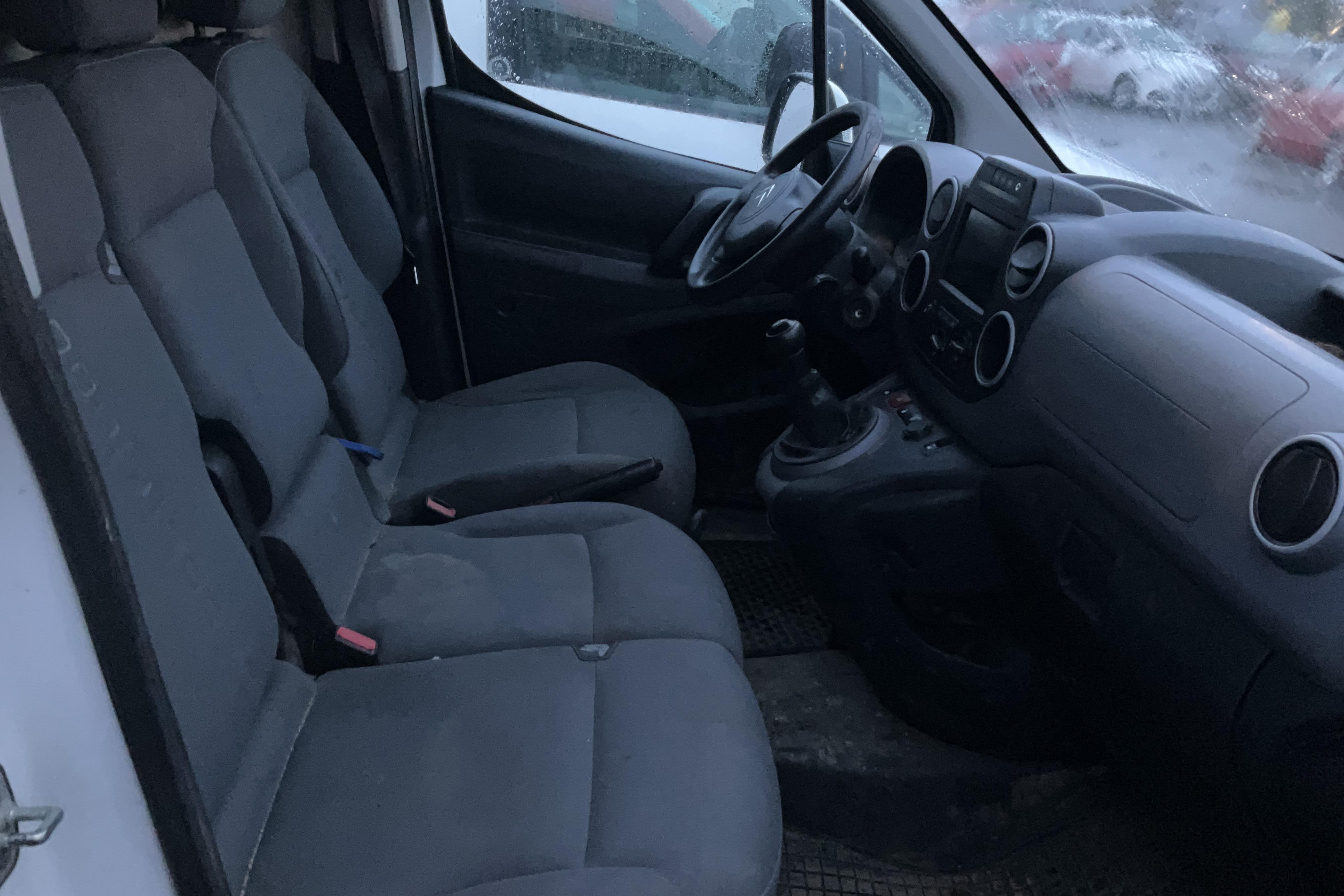 Citroen Berlingo 1.6 BlueHDi Skåp (100hk) - 181 840 km - Manualna - biały - 2015