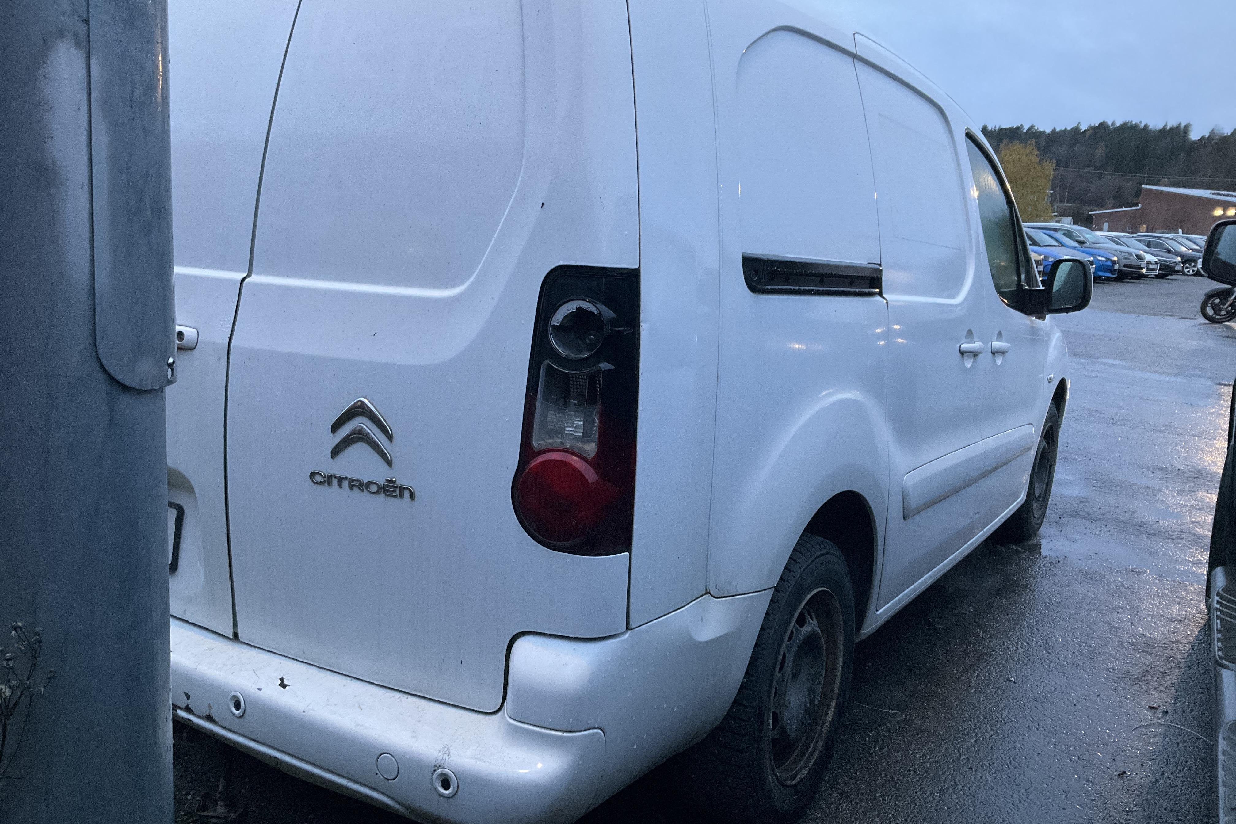 Citroen Berlingo 1.6 BlueHDi Skåp (100hk) - 181 840 km - Manualna - biały - 2015