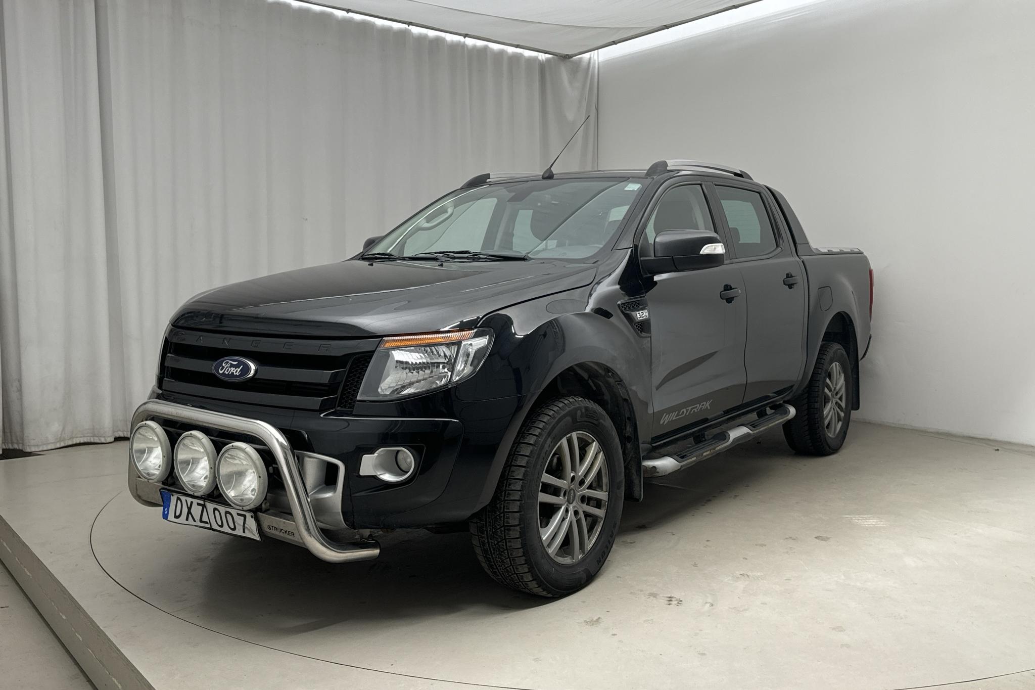 Ford Ranger 3.2 TDCi 4WD (200hk) - 150 360 km - Automaattinen - musta - 2015