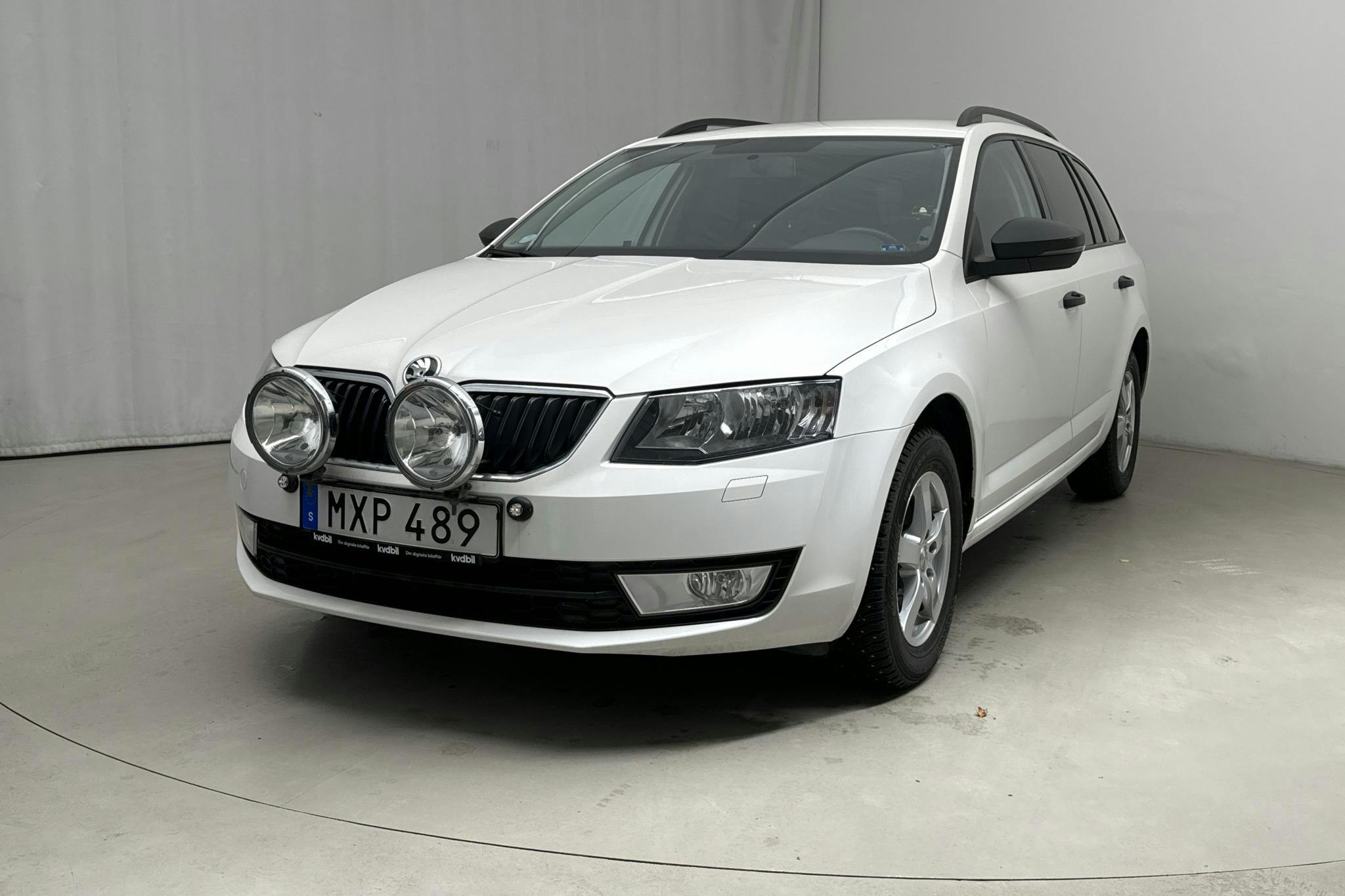 Skoda Octavia III 1.6 TDI Combi 4X4 (110hk) - 9 494 mil - Manuell - vit - 2016