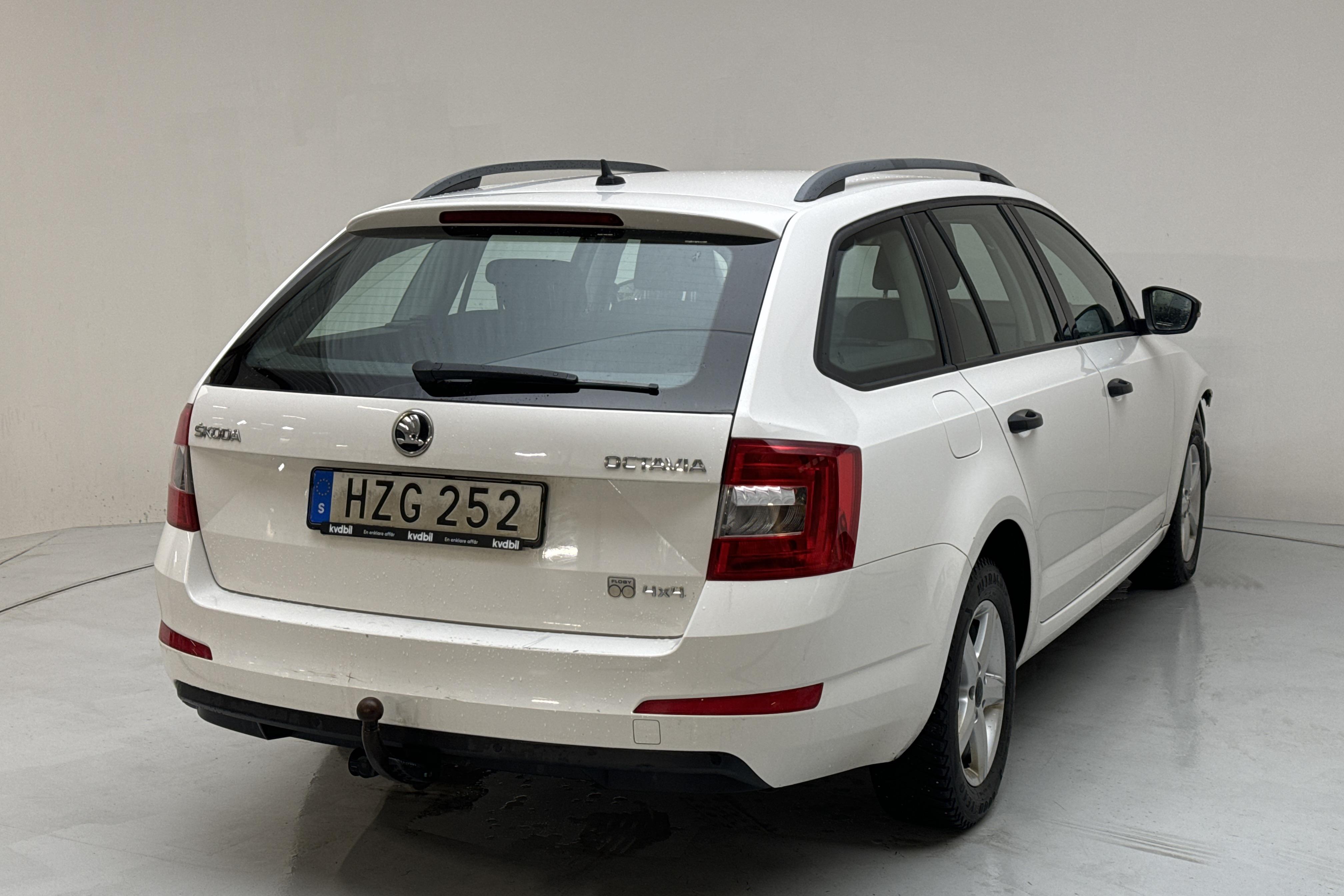 Skoda Octavia III 1.6 TDI Combi 4X4 (110hk) - 11 672 mil - Manuell - vit - 2016