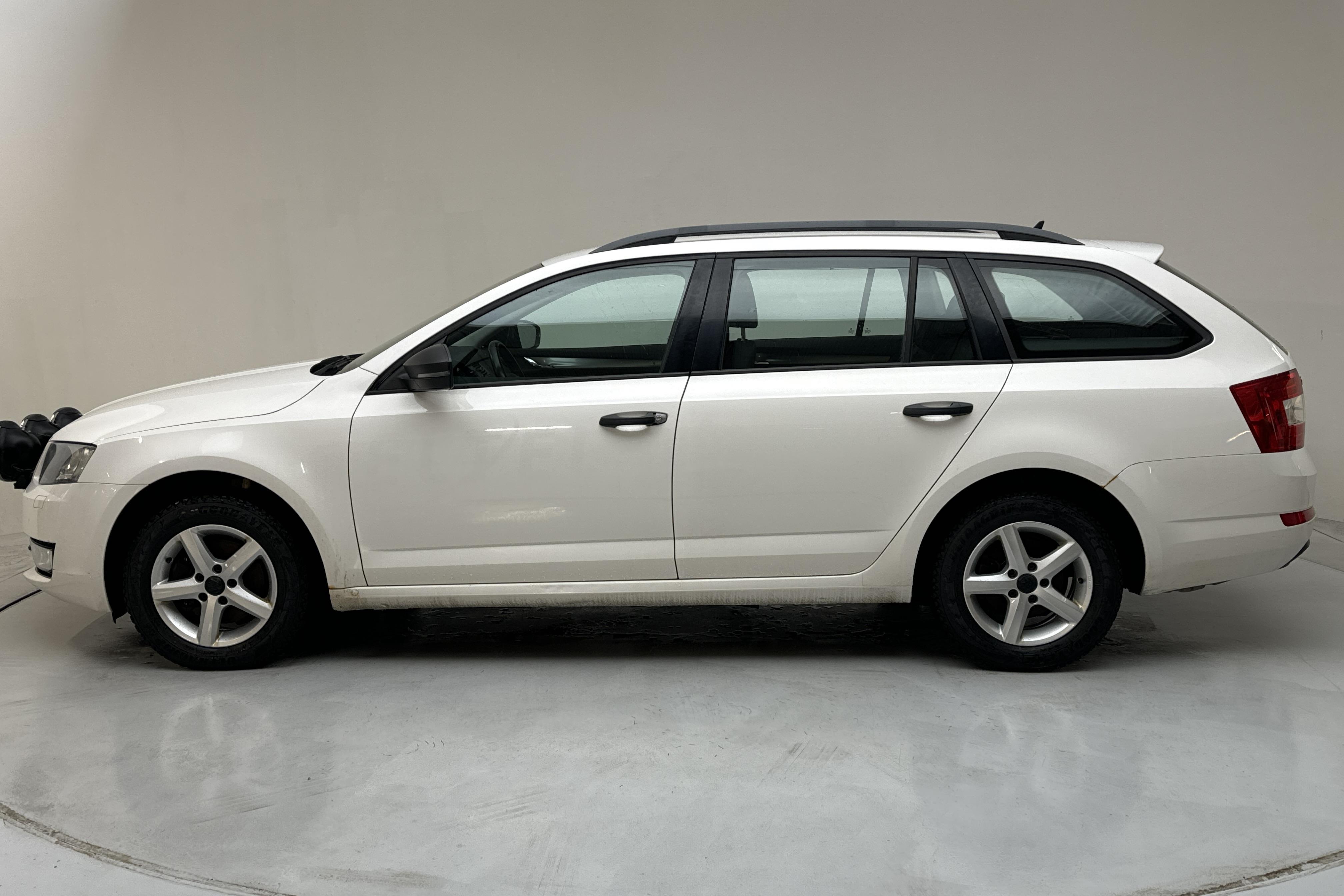 Skoda Octavia III 1.6 TDI Combi 4X4 (110hk) - 11 672 mil - Manuell - vit - 2016