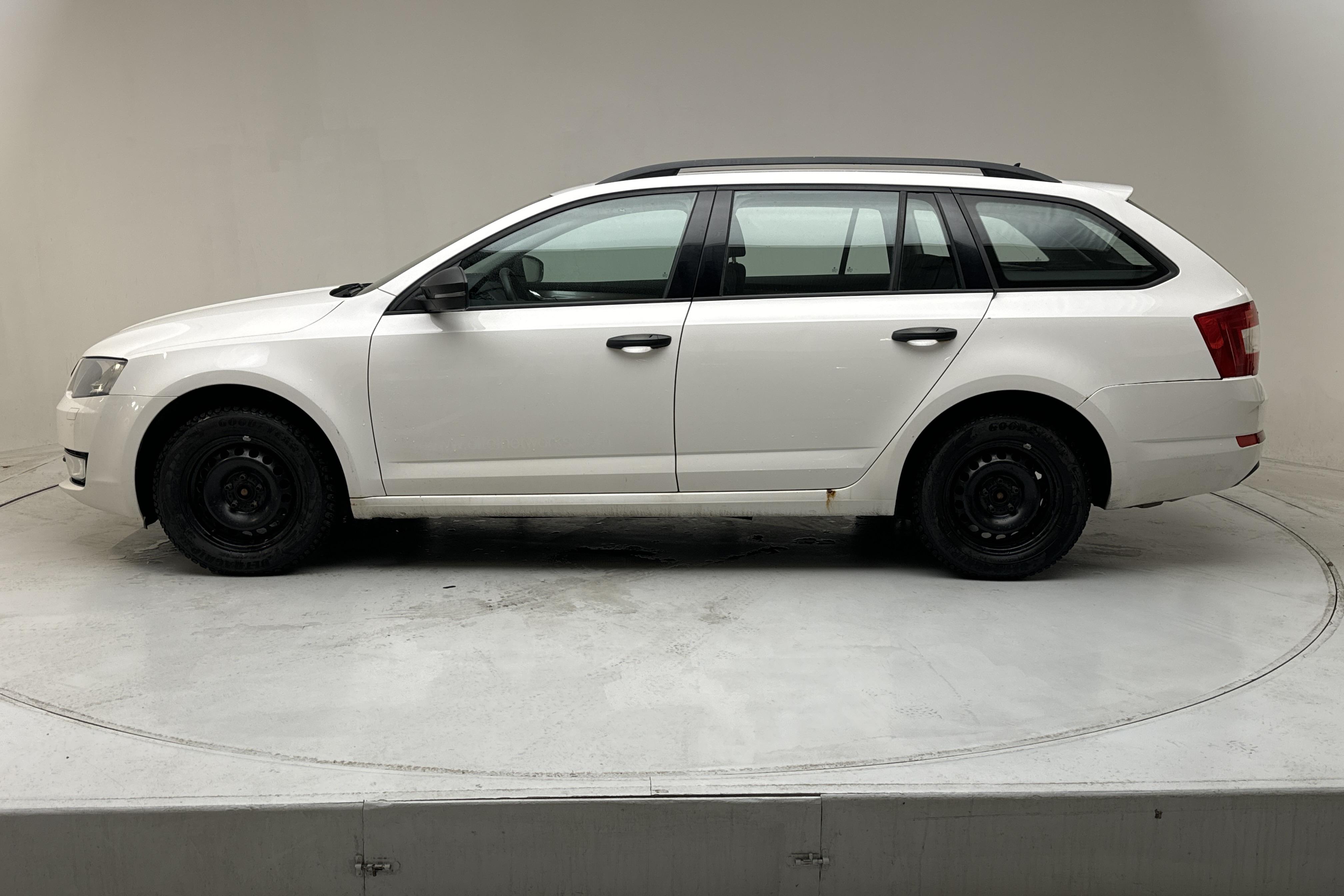 Skoda Octavia III 1.6 TDI Combi 4X4 (110hk) - 22 467 mil - Manuell - vit - 2016