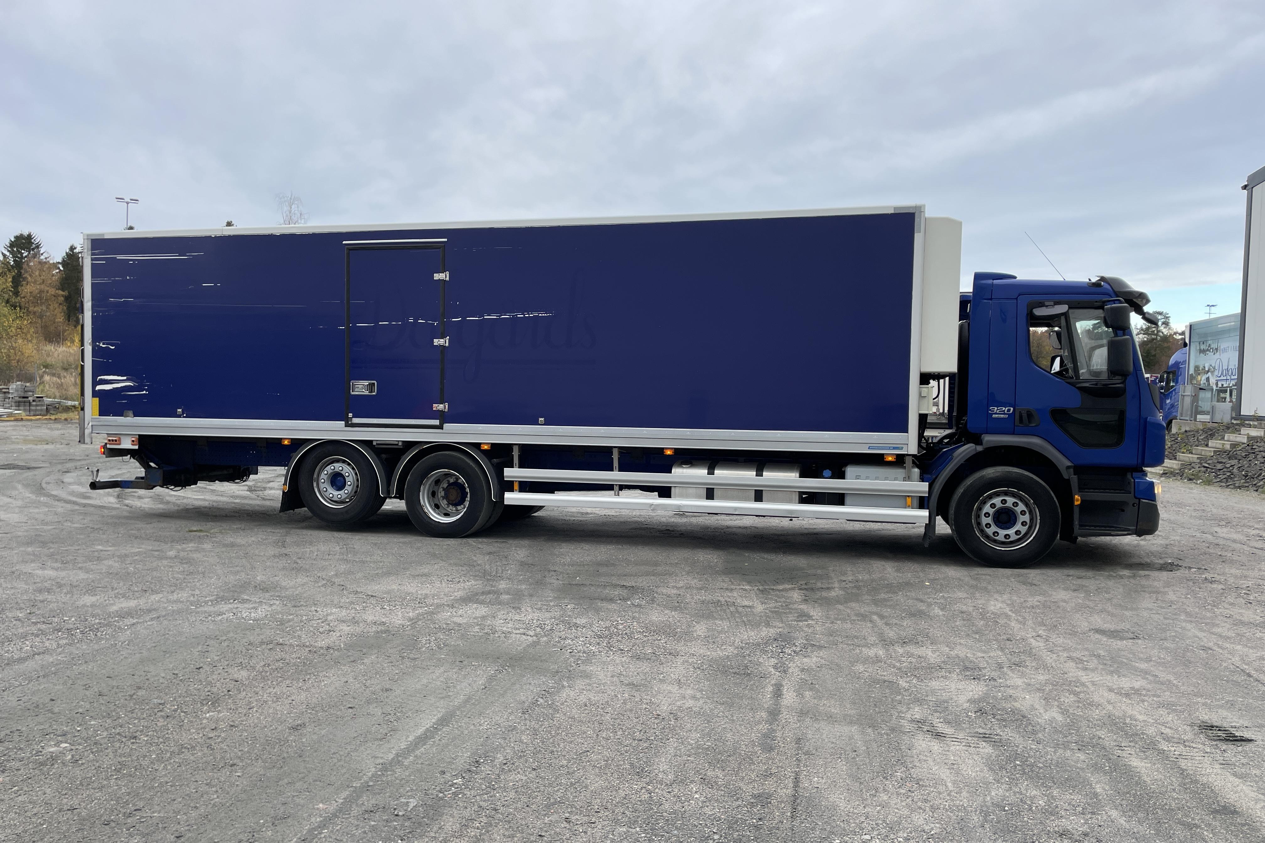 Volvo FE320 - 396 465 km - Automaattinen - sininen - 2016