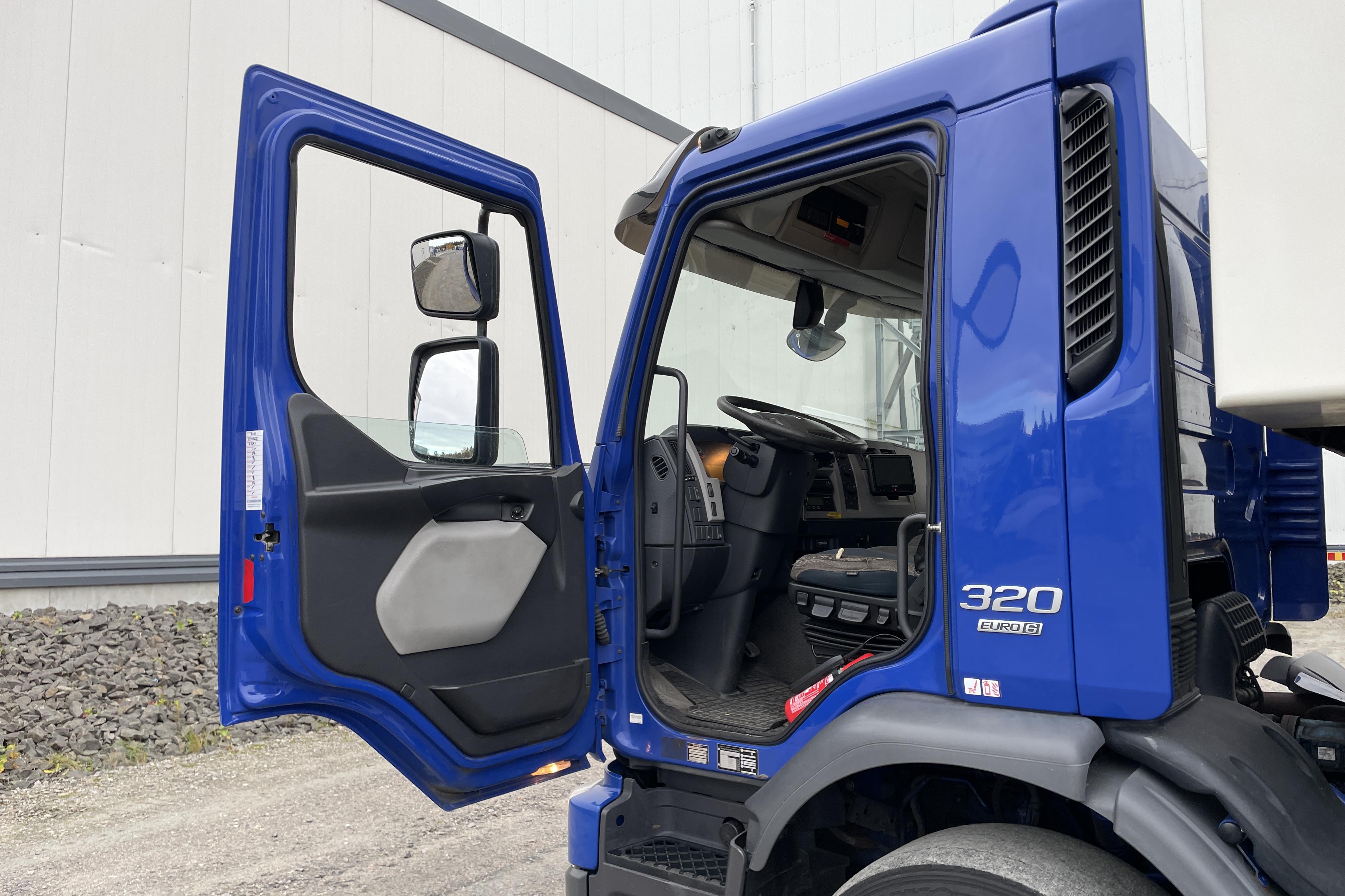 Volvo FE320 - 396 465 km - Automaattinen - sininen - 2016