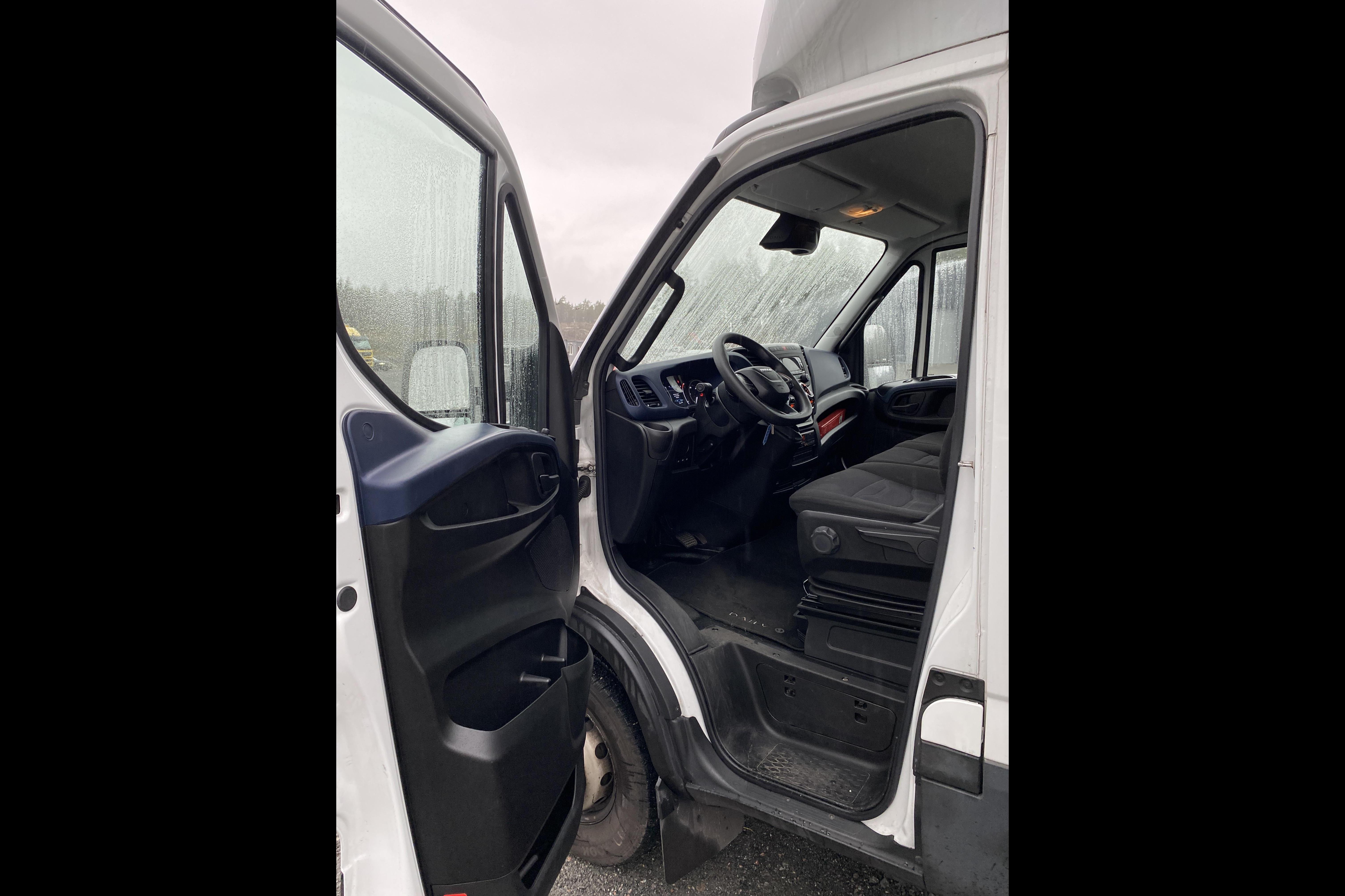 IVECO Daily 70 - 89 524 km - Automatic - white - 2020