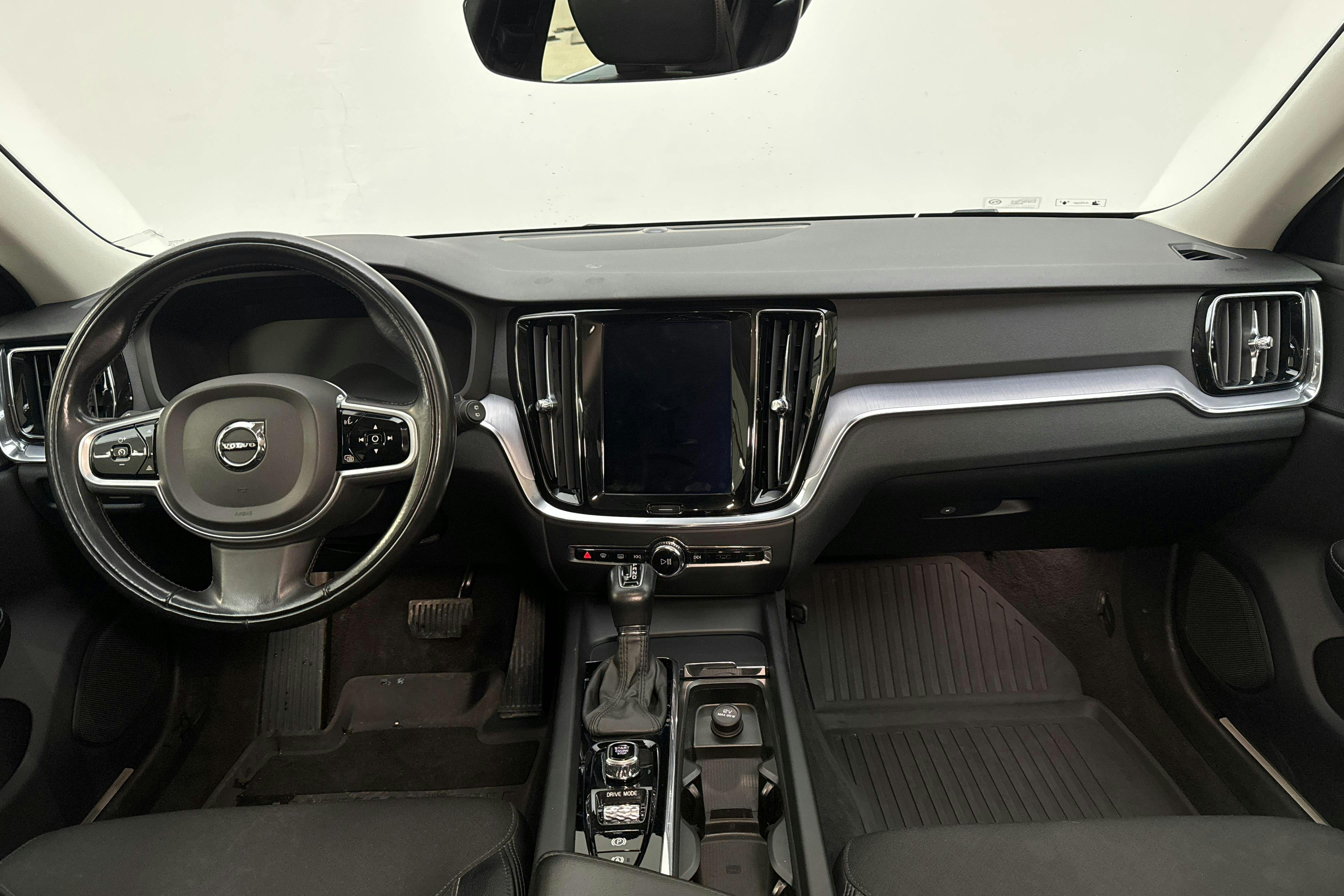 Volvo V60 D4 (190hk) - 174 500 km - Automatyczna - czarny - 2020