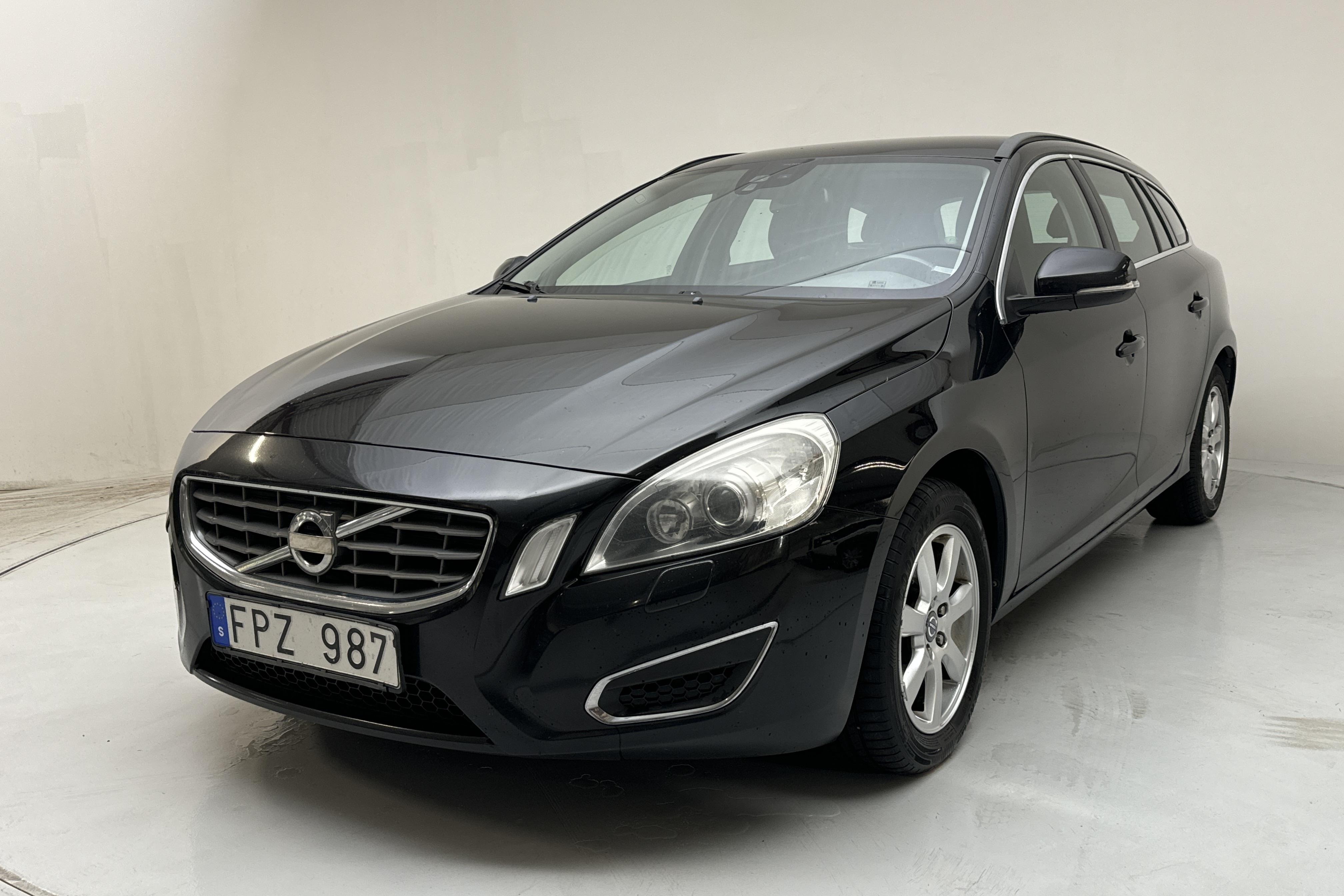 Volvo V60 D3 (163hk) - 285 370 km - Manual - black - 2011