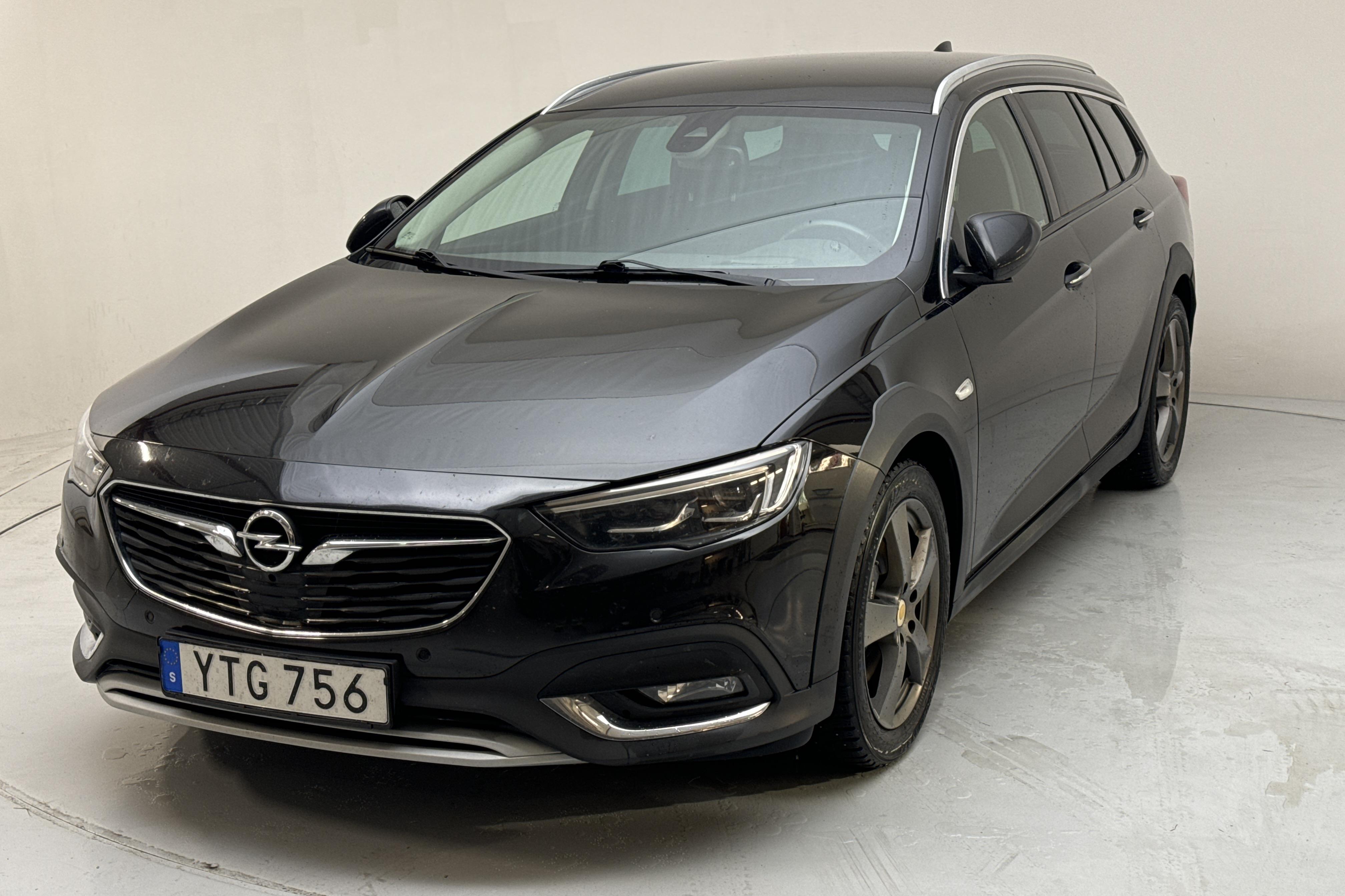 Opel Insignia 2.0 Turbo Sports Tourer 4x4 (260hk) - 20 350 mil - Automat - svart - 2018