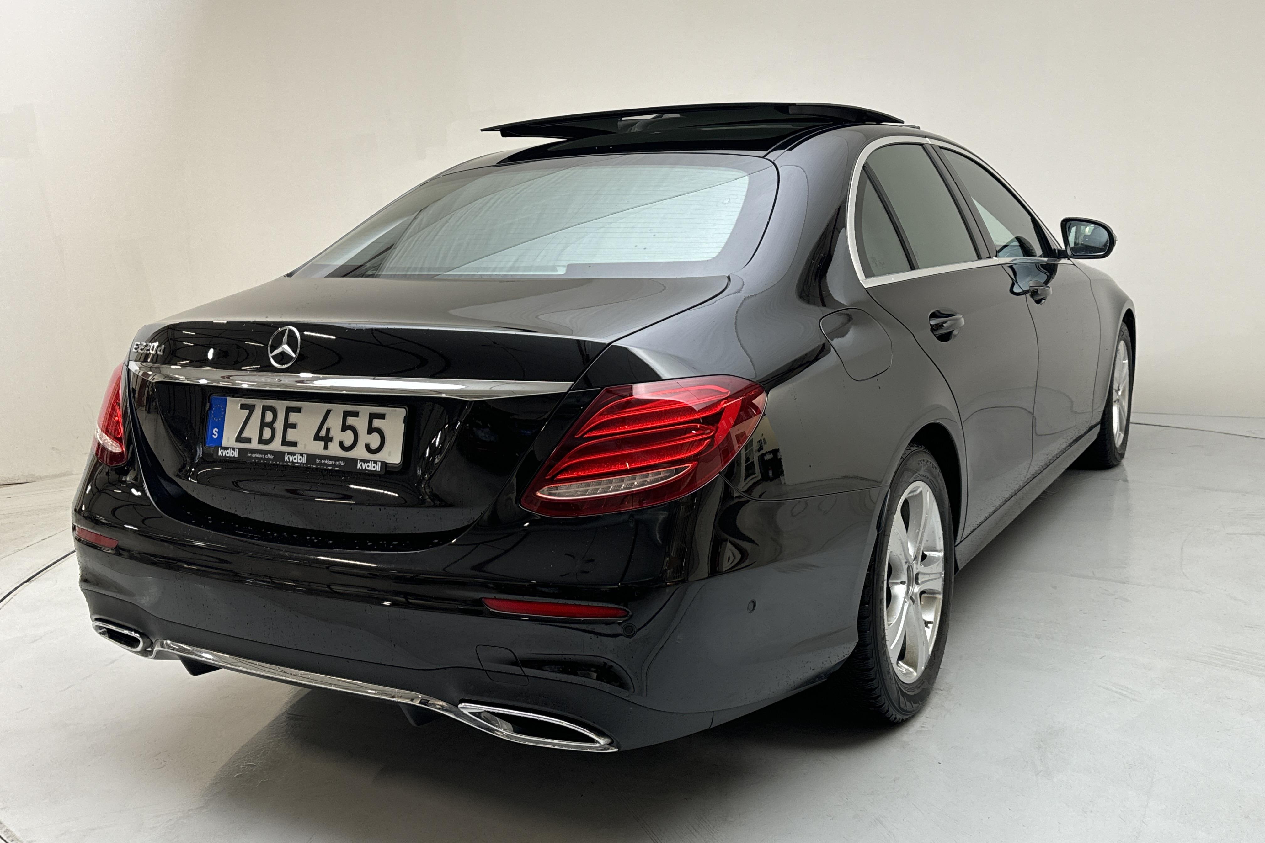 Mercedes E 220 d Sedan W213 (194hk) - 50 740 km - Automatyczna - czarny - 2018