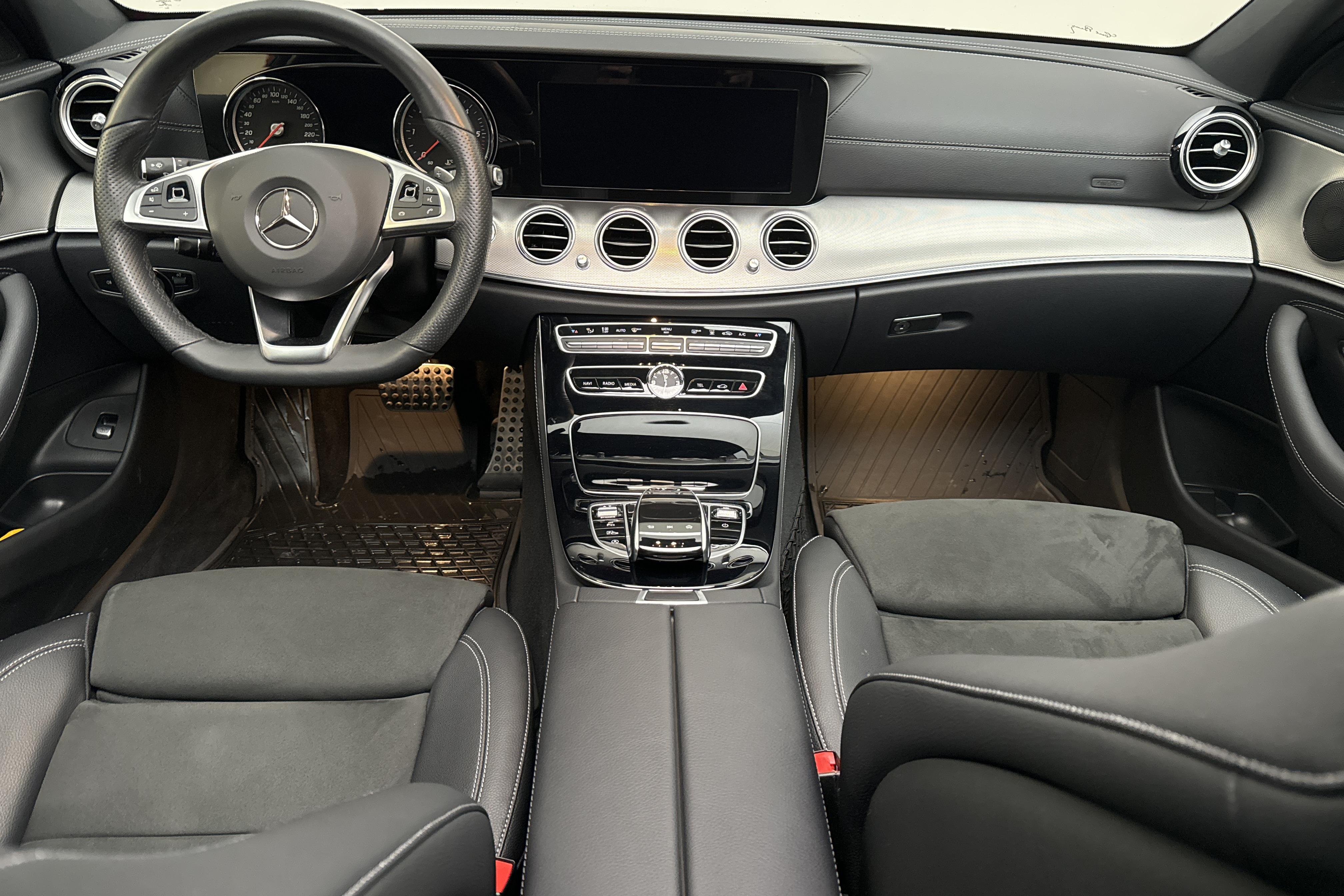 Mercedes E 220 d Sedan W213 (194hk) - 50 740 km - Automaatne - must - 2018