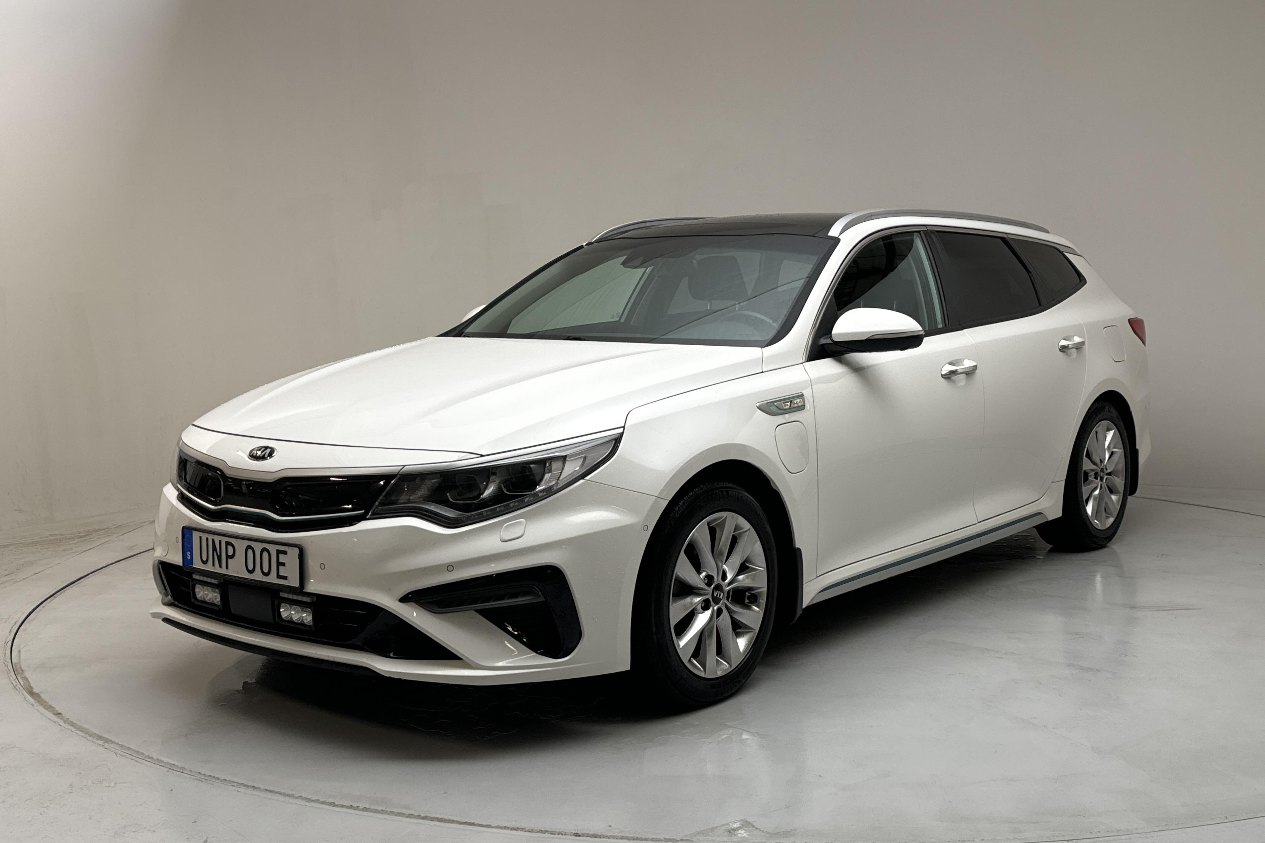 KIA Optima 2.0 GDi Plug-in Hybrid SW (205hk) - 87 530 km - Automatyczna - biały - 2019