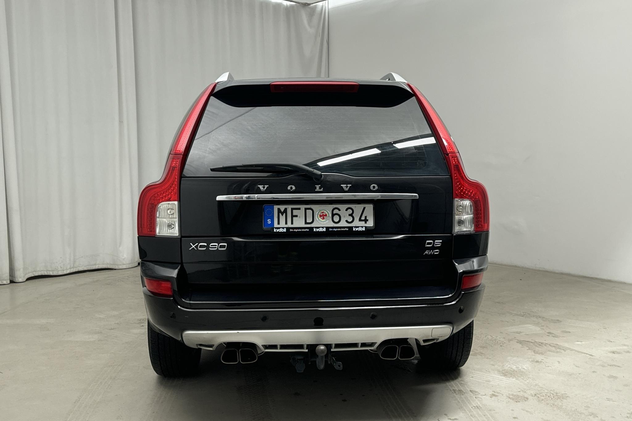 Volvo XC90 D5 AWD (200hk) - 25 400 mil - Automat - svart - 2012