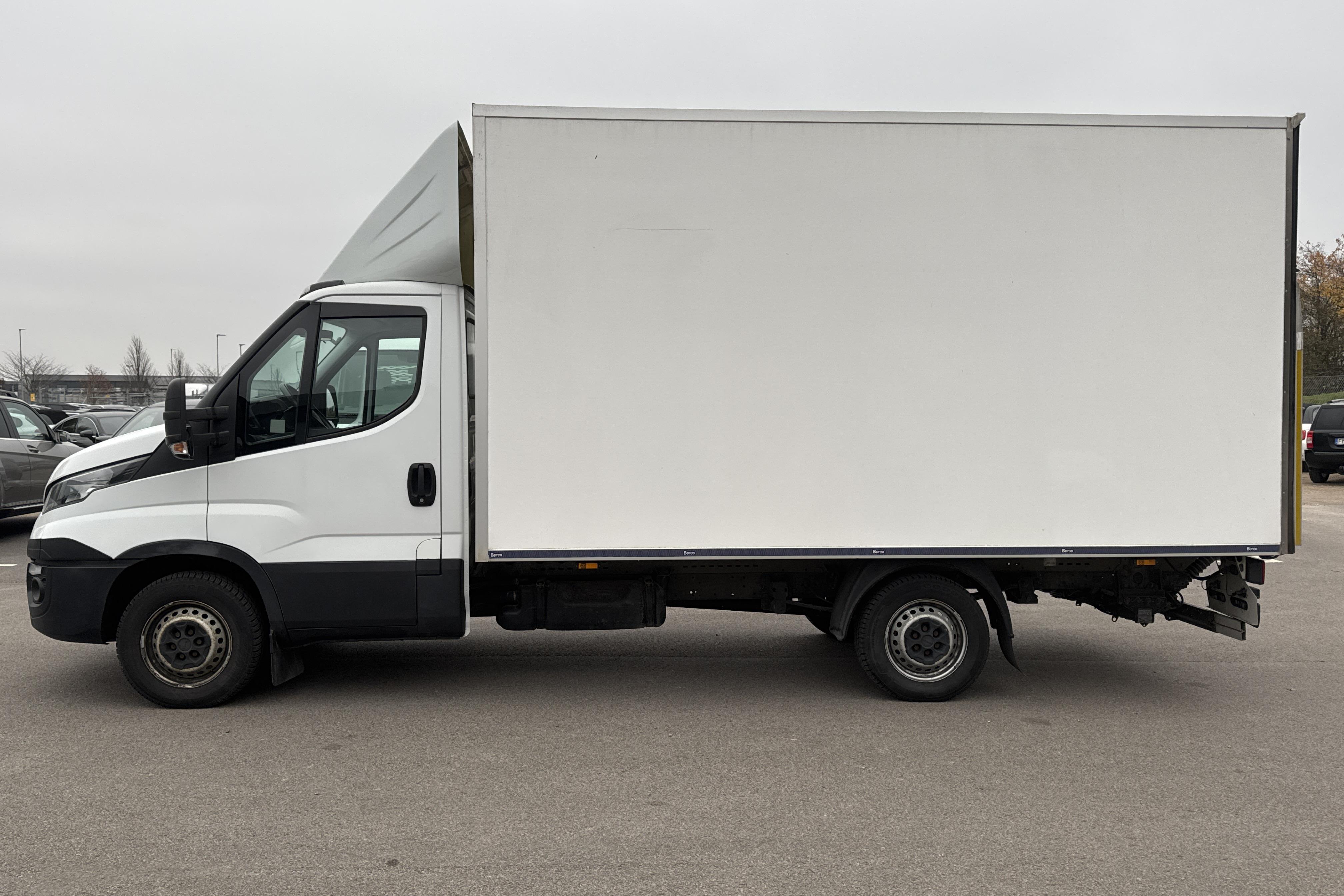 Iveco Daily 35 2.3 Volymskåp (156hk) - 172 770 km - Automaattinen - valkoinen - 2019