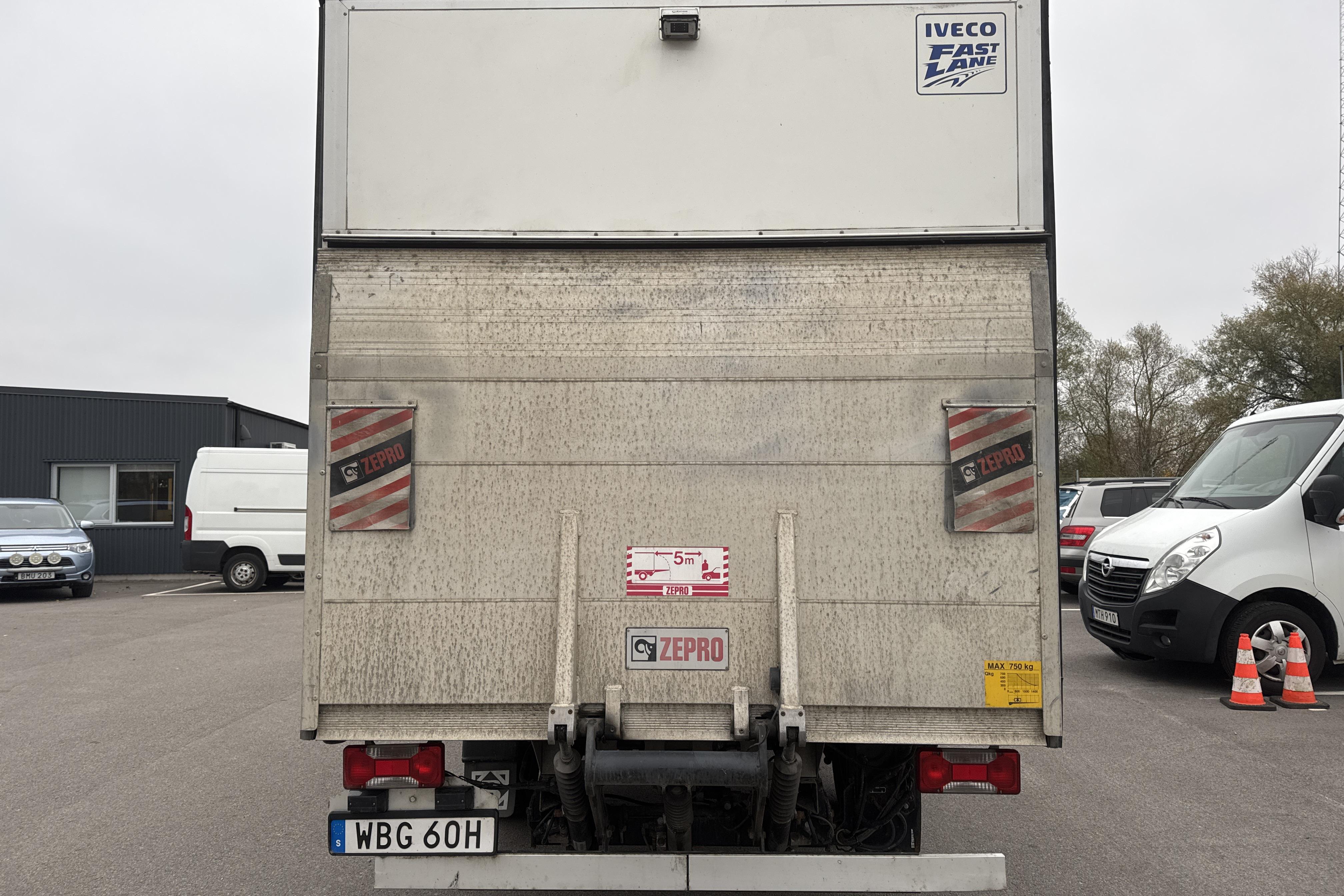 Iveco Daily 35 2.3 Volymskåp (156hk) - 172 770 km - Automaattinen - valkoinen - 2019