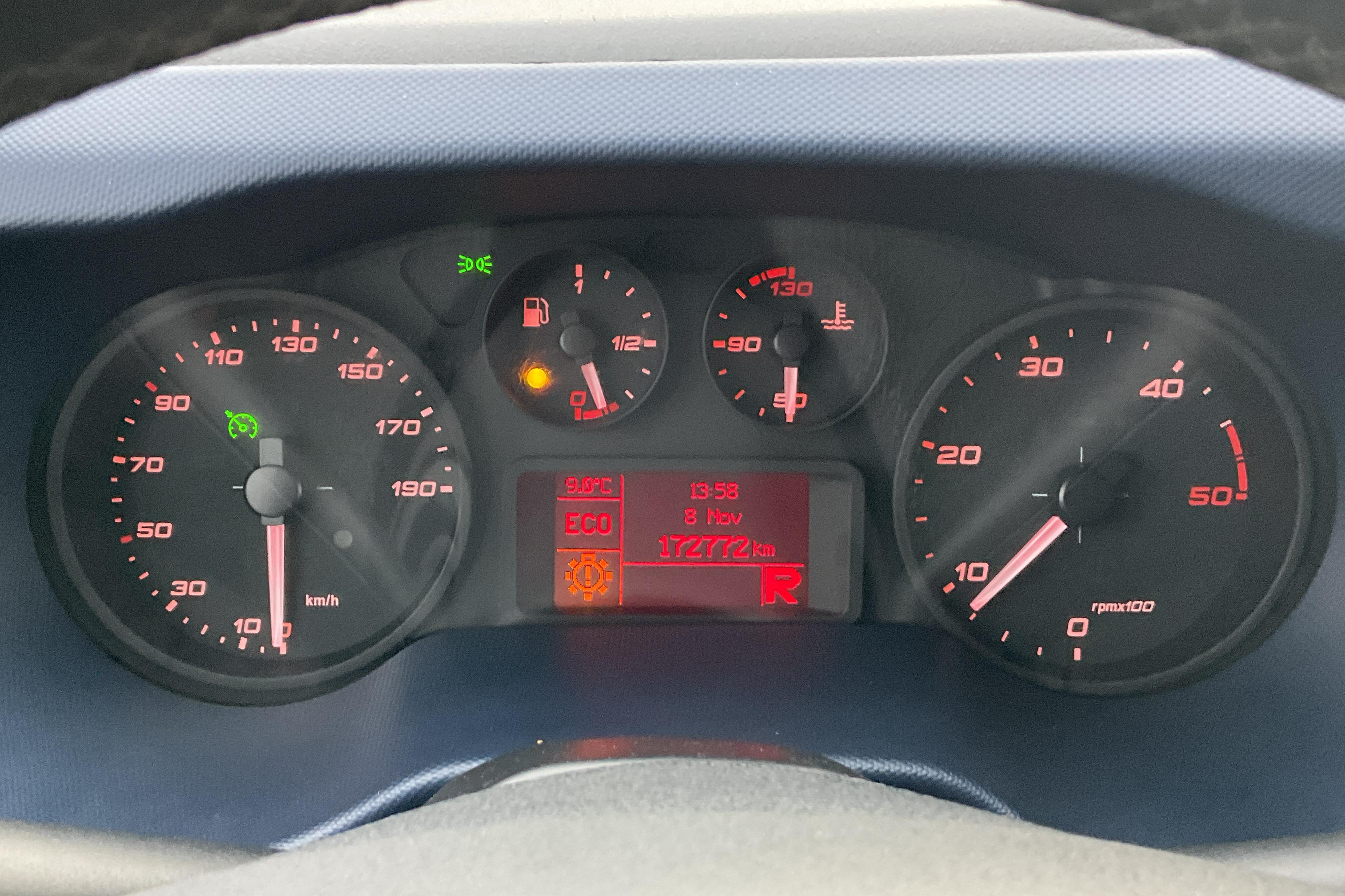 Iveco Daily 35 2.3 Volymskåp (156hk) - 172 770 km - Automaattinen - valkoinen - 2019