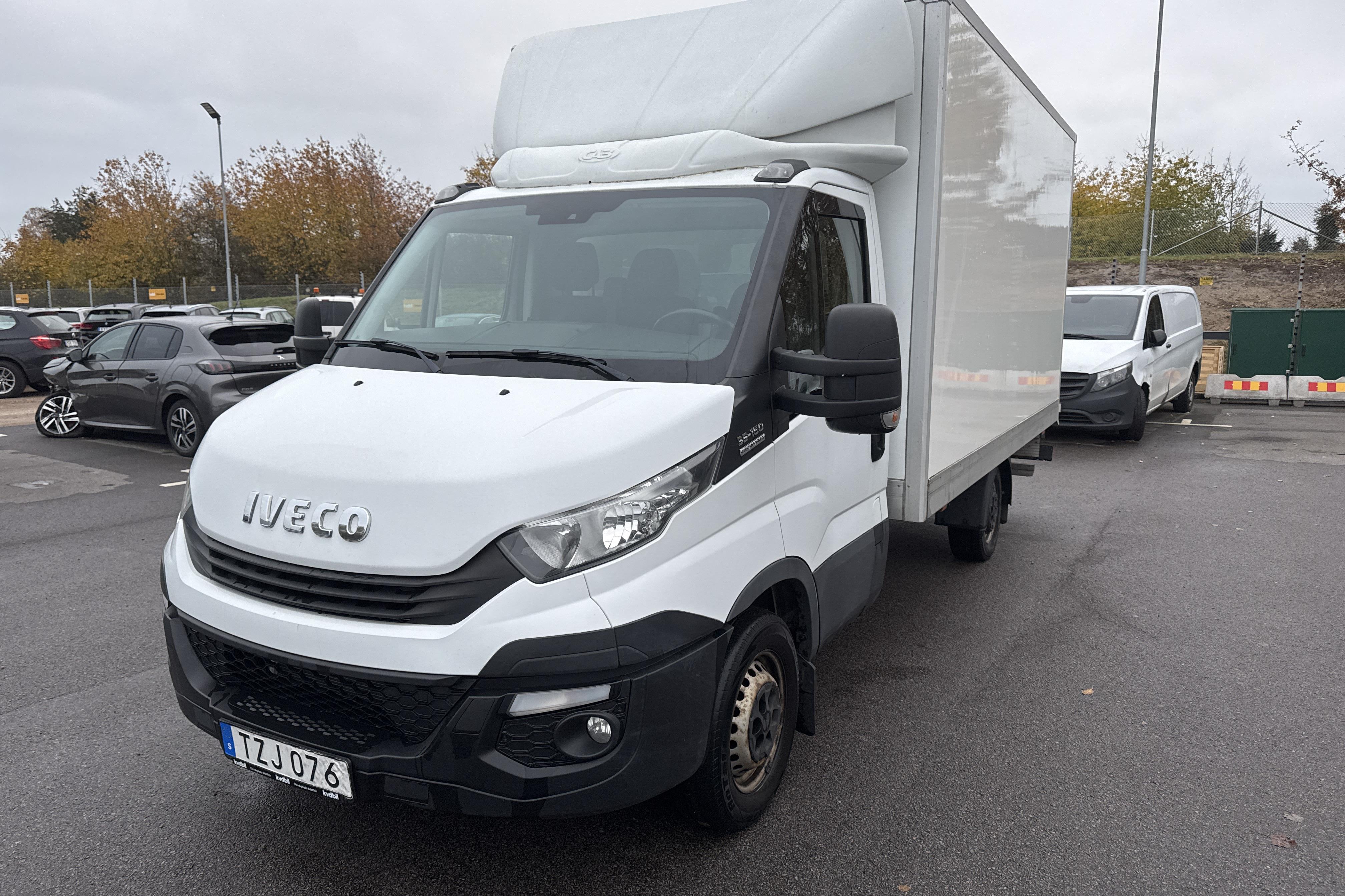 Iveco Daily 35 2.3 Volymskåp (156hk) - 25 570 mil - Automat - vit - 2018