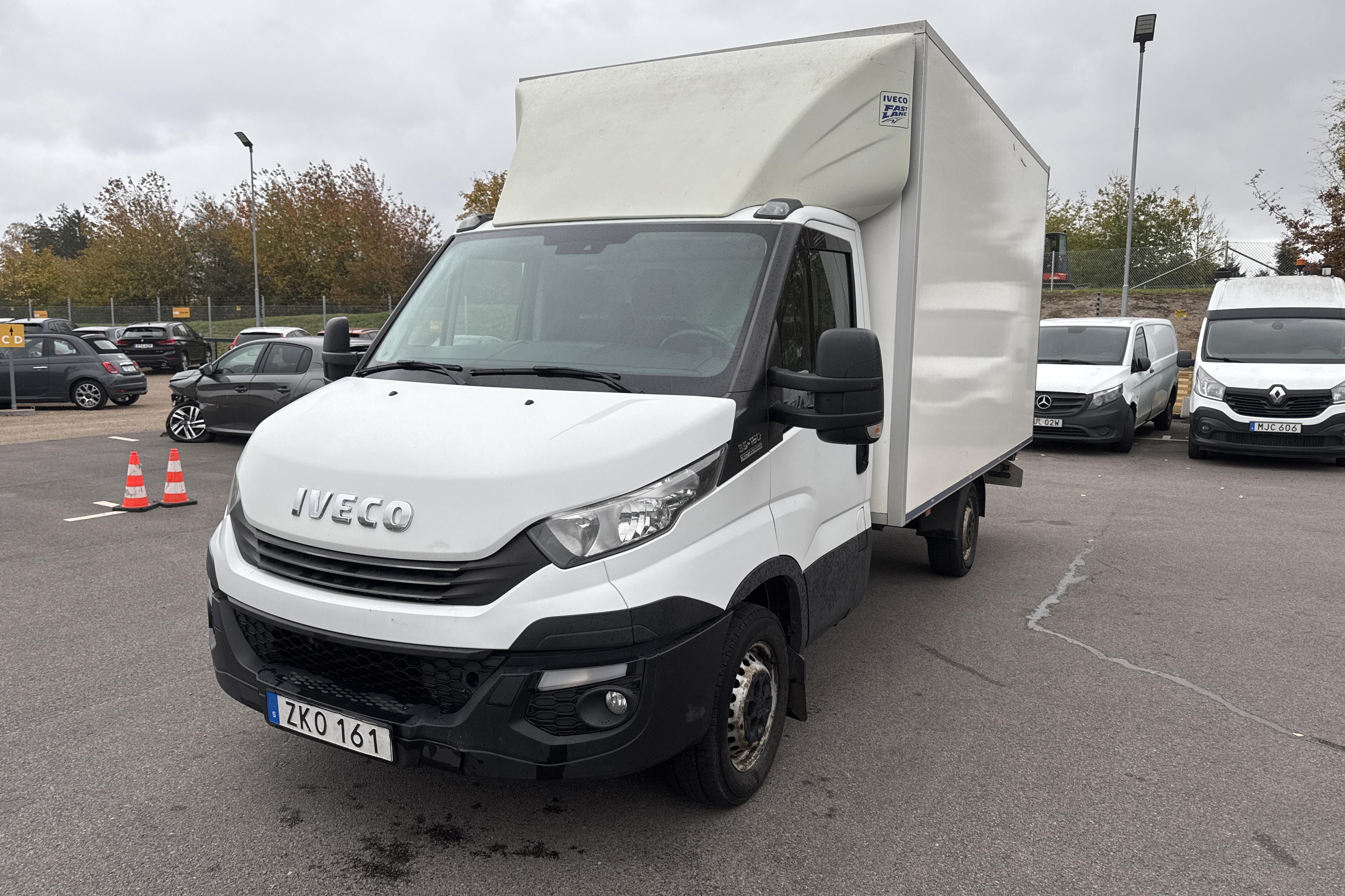 Iveco Daily 35 2.3 (156hk) - 26 971 mil - Automat - vit - 2018