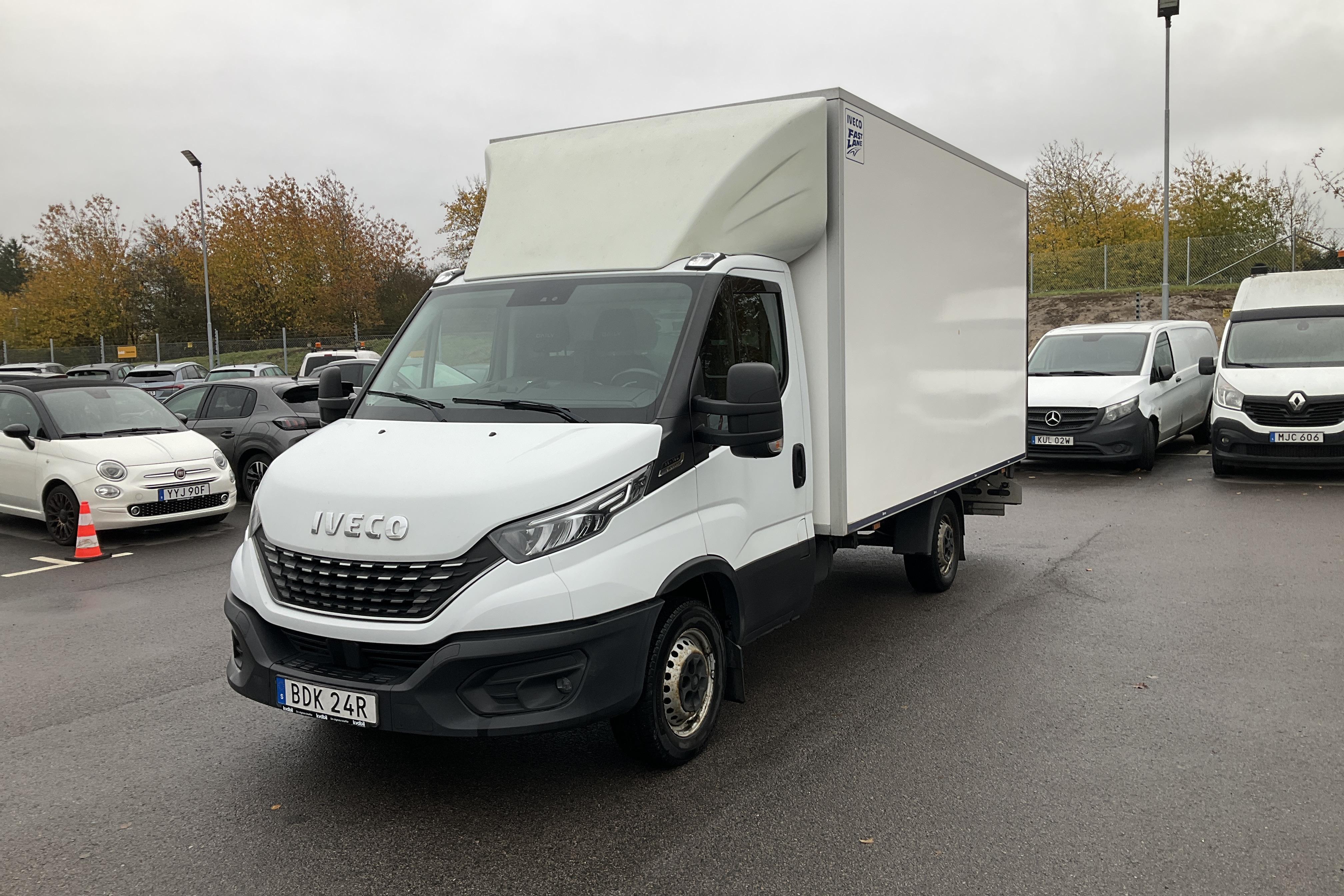 Iveco Daily 35 2.3 Volymskåp (156hk) - 19 084 mil - Automat - vit - 2019