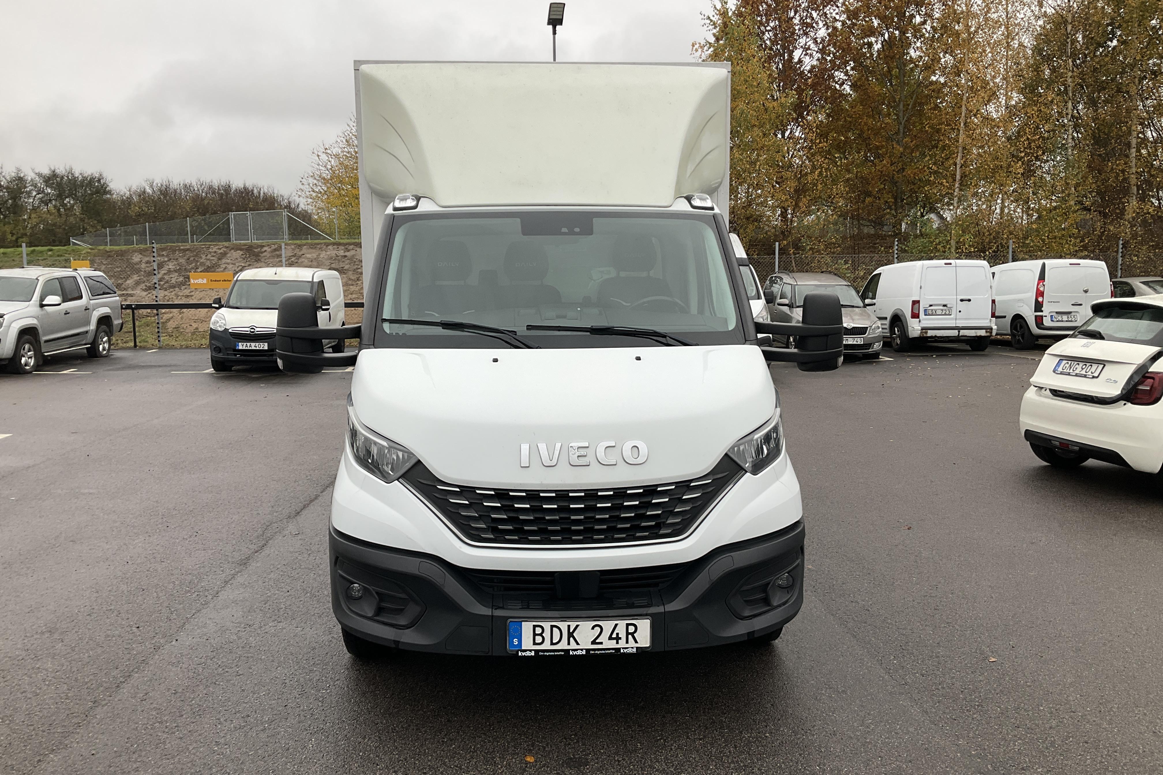 Iveco Daily 35 2.3 Volymskåp (156hk) - 19 084 mil - Automat - vit - 2019