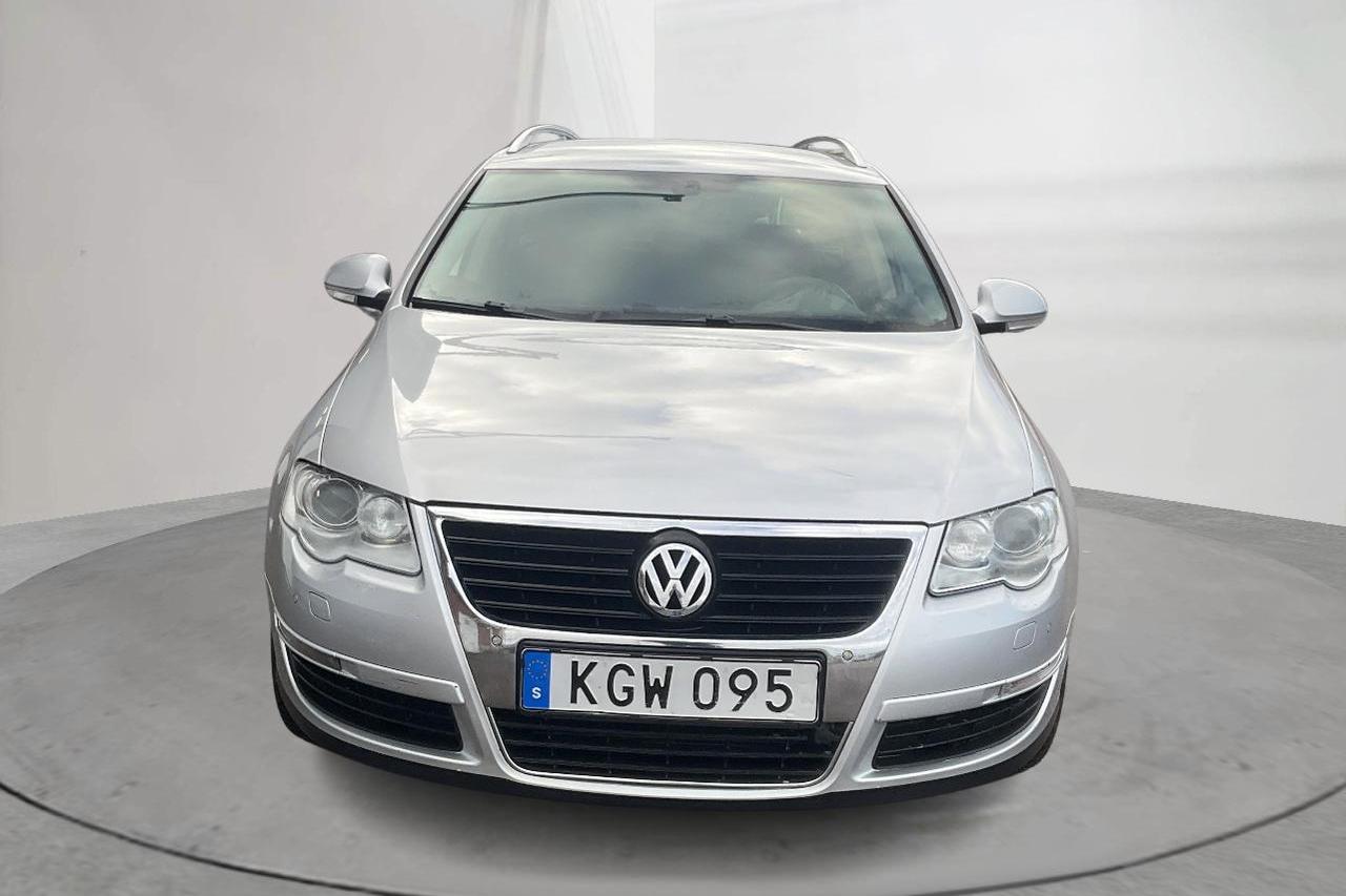 VW Passat 1.4 TSI EcoFuel Variant (150hk) - 15 388 mil - Automat - silver - 2010