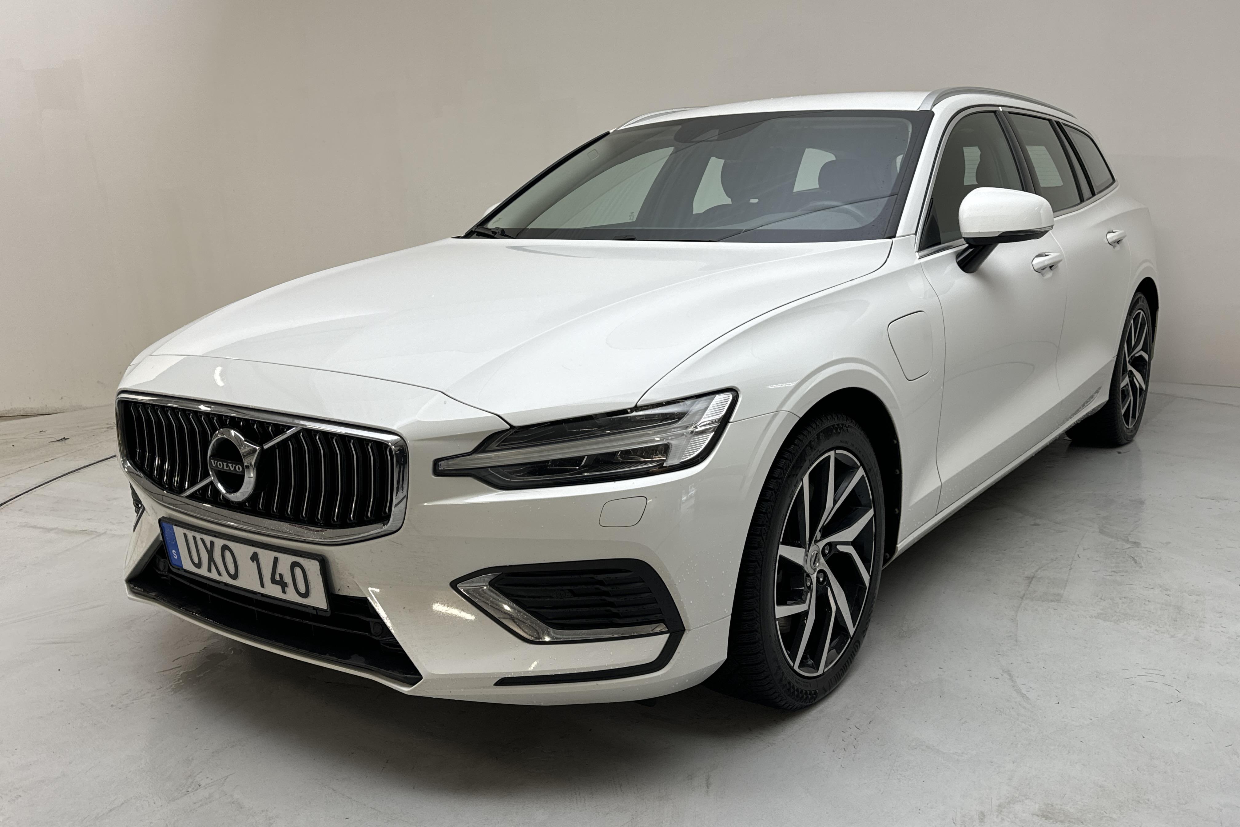 Volvo V60 T6 AWD Twin Engine (340hk) - 11 648 mil - Automat - vit - 2021