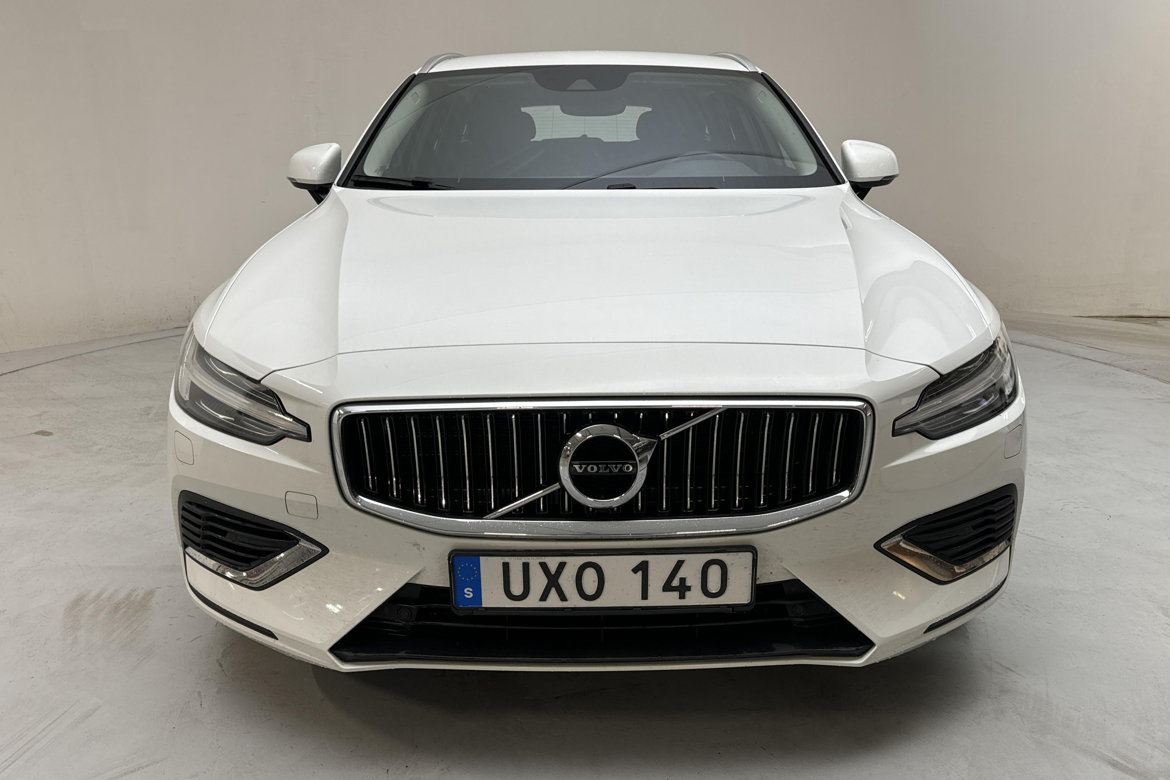 Volvo V60 T6 AWD Twin Engine (340hk) - 11 648 mil - Automat - vit - 2021