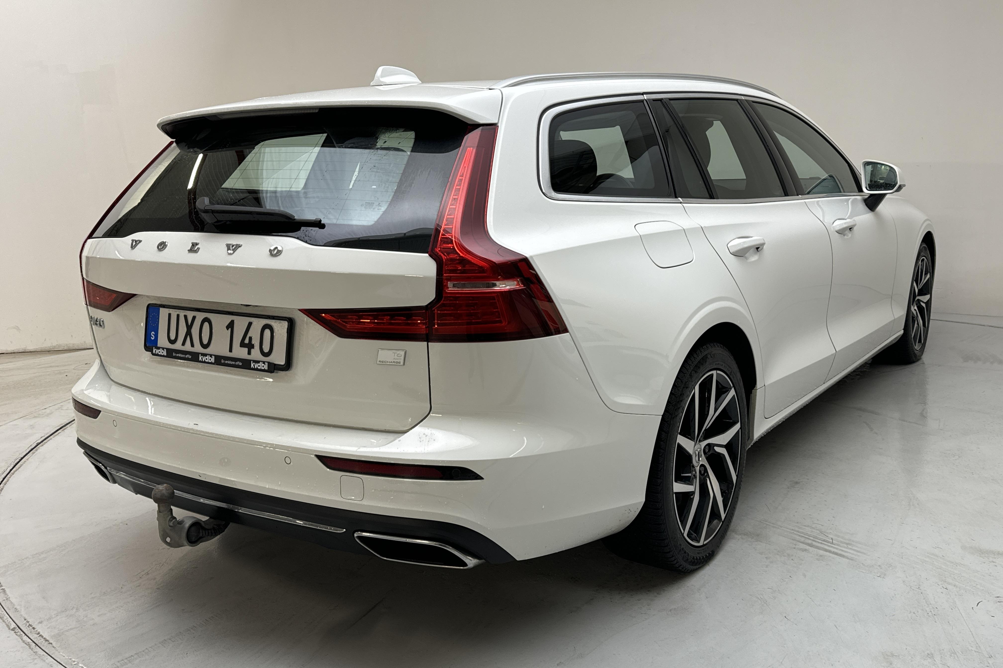 Volvo V60 T6 AWD Twin Engine (340hk) - 11 648 mil - Automat - vit - 2021