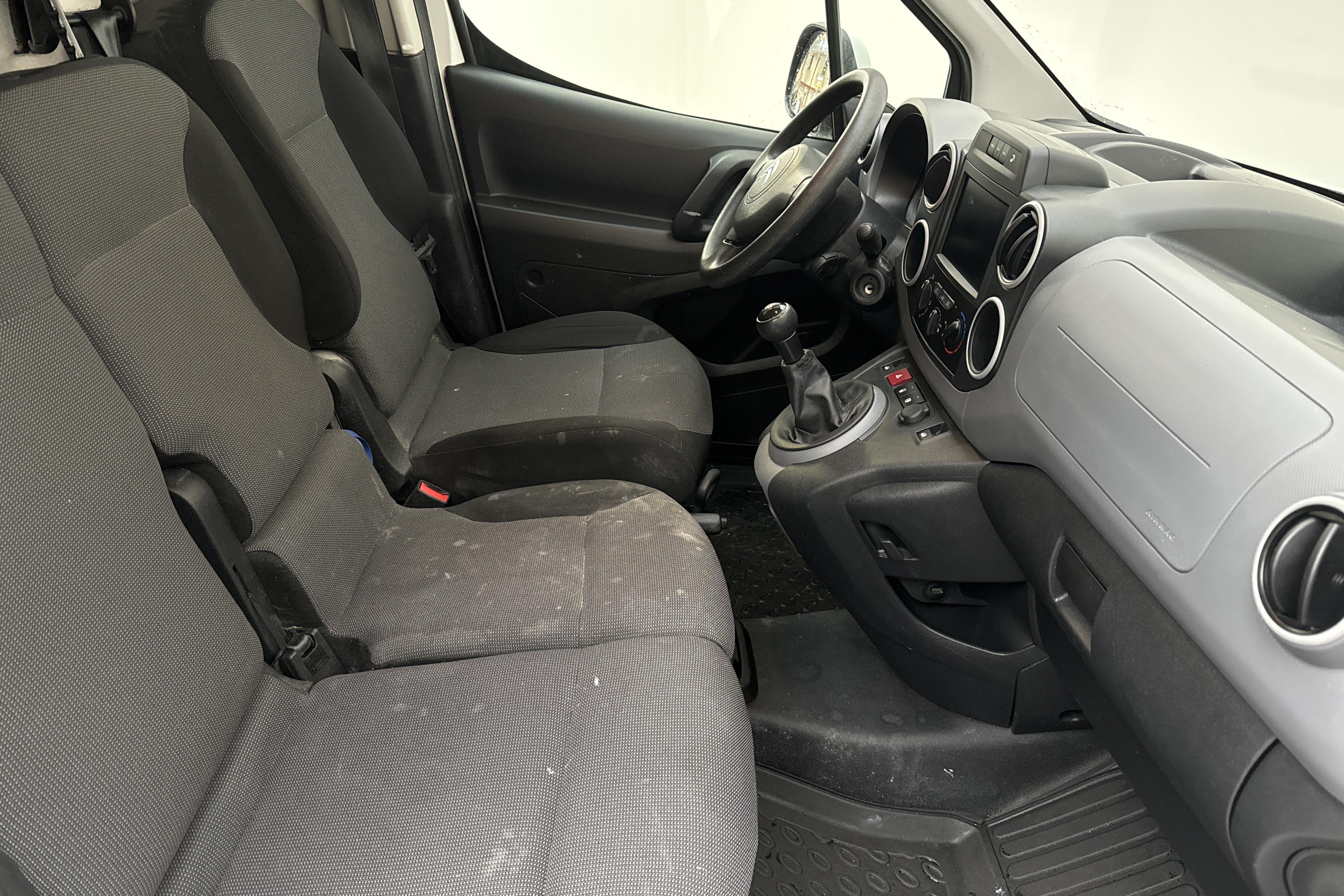 Citroen Berlingo 1.6 BlueHDi Skåp (100hk) - 93 340 km - Käsitsi - valge - 2017