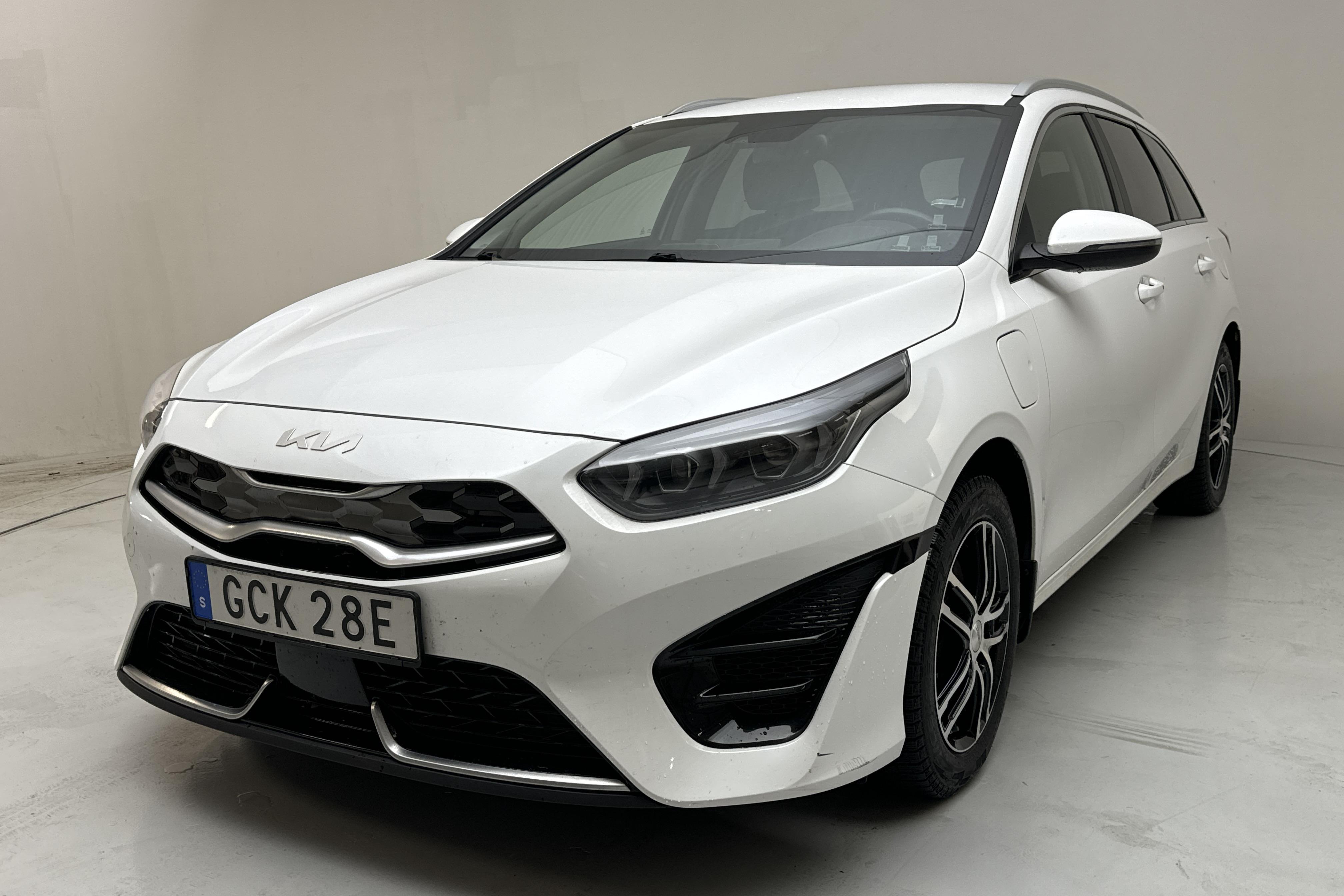 KIA Ceed 1.6 Plug-in Hybrid SW (141hk) - 6 324 mil - Automat - vit - 2022