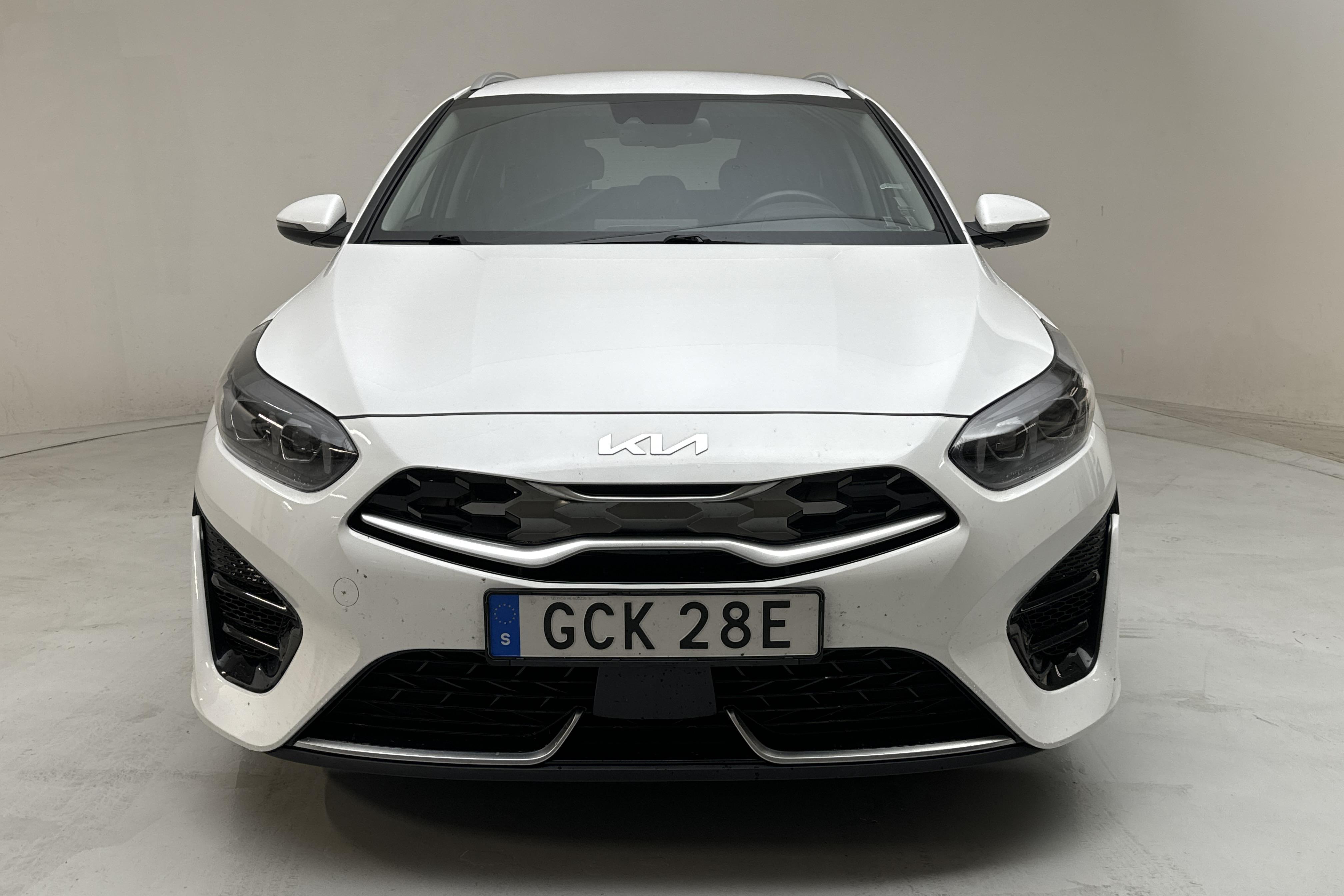 KIA Ceed 1.6 Plug-in Hybrid SW (141hk) - 6 324 mil - Automat - vit - 2022