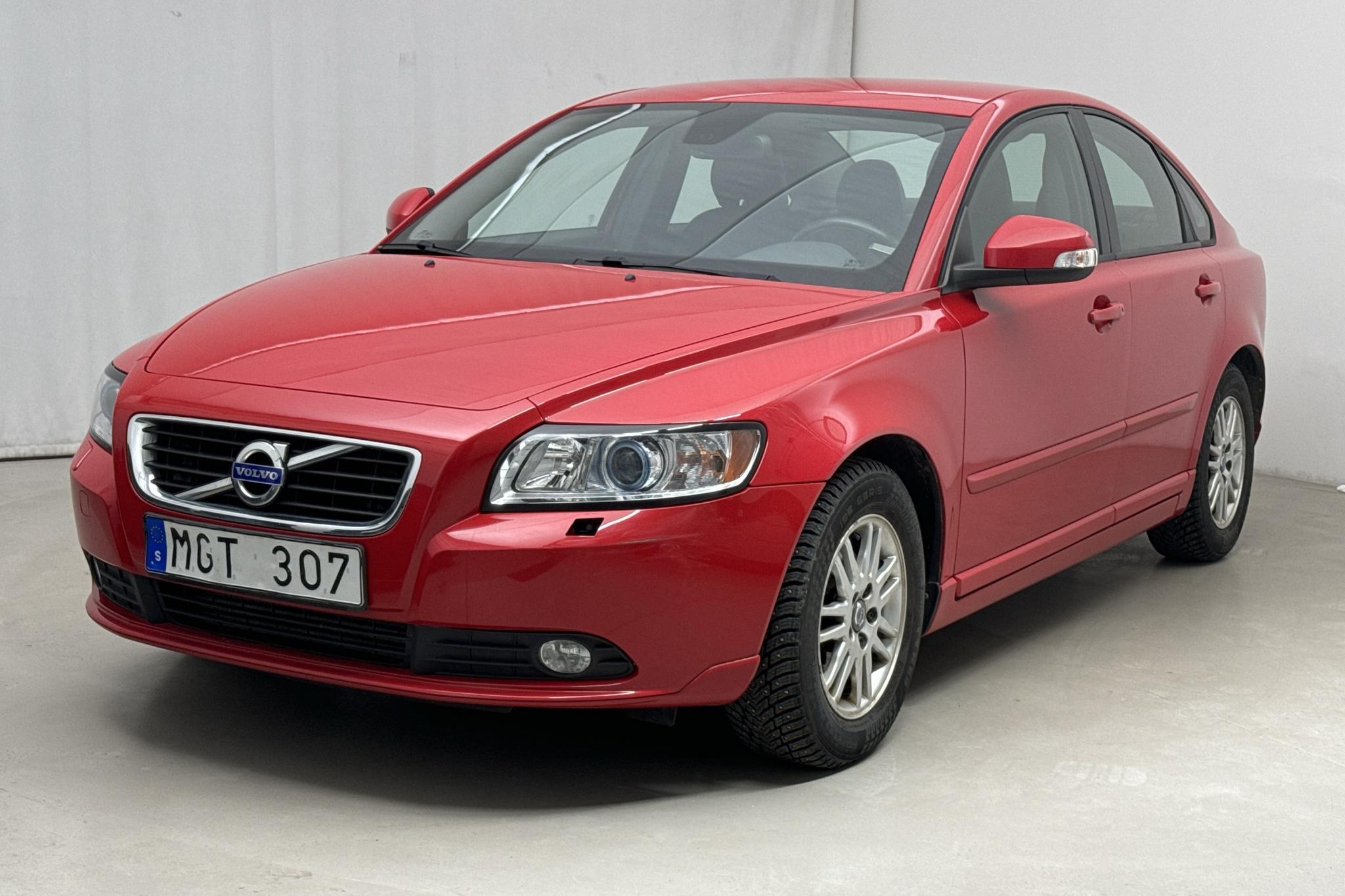 Volvo S40 D2 (115hk) - 8 862 mil - Manuell - röd - 2012