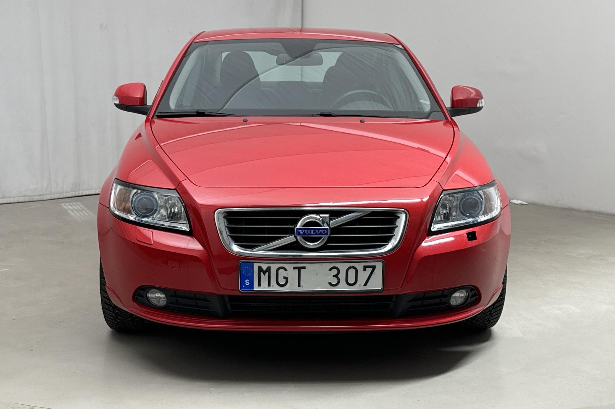 Volvo S40 D2 (115hk) - 8 862 mil - Manuell - röd - 2012