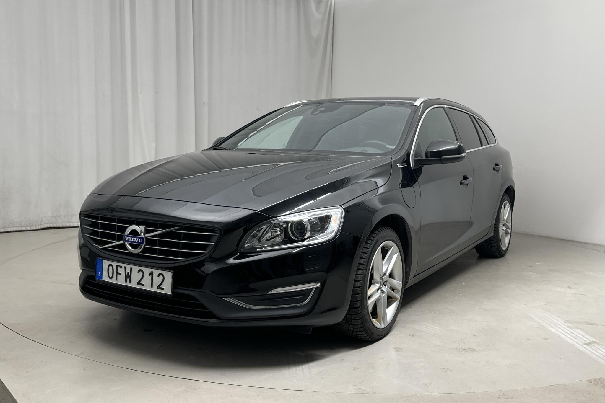 Volvo V60 D5 AWD Twin Engine (163hk) - 238 780 km - Automatic - black - 2017