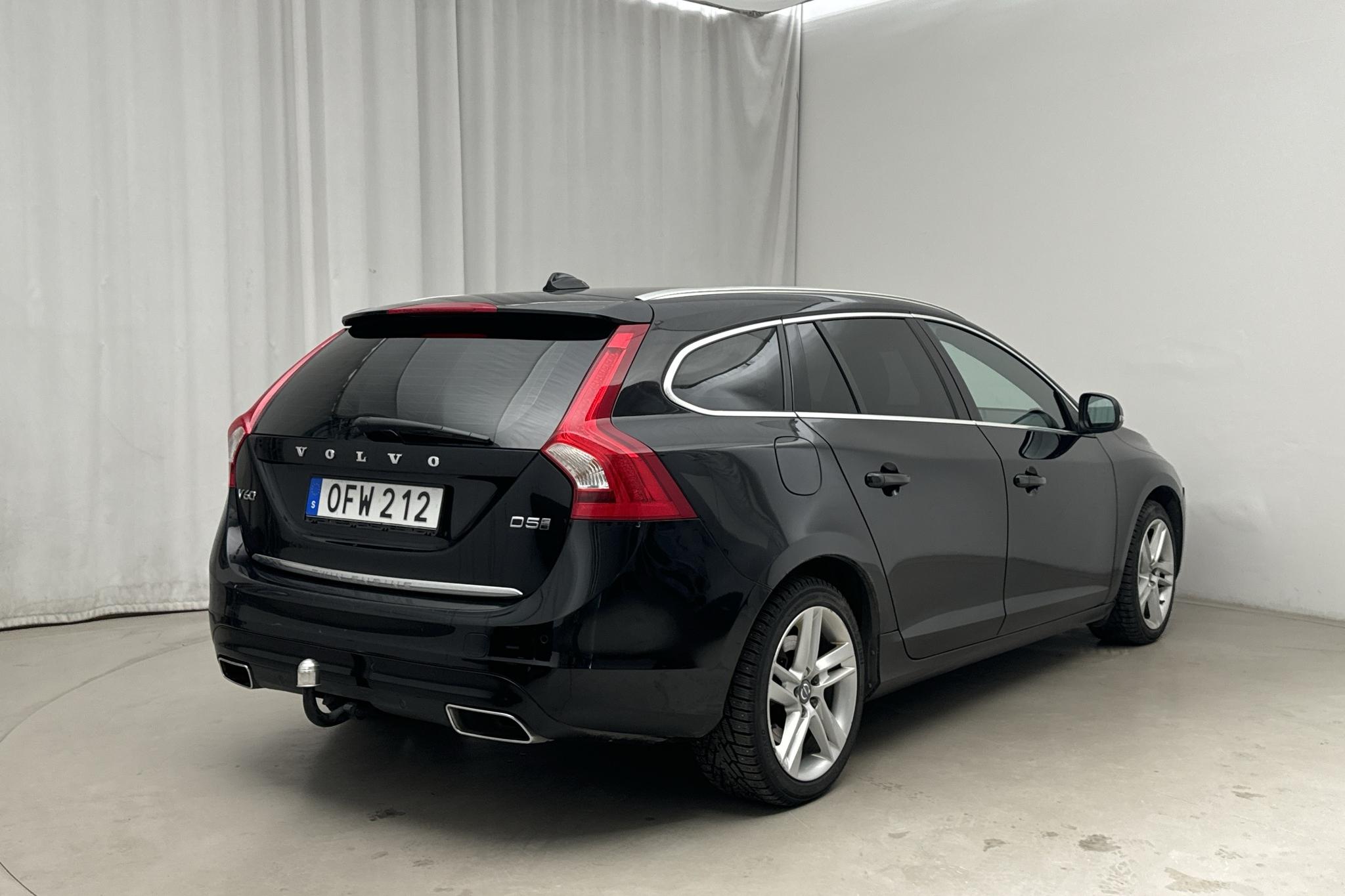 Volvo V60 D5 AWD Twin Engine (163hk) - 238 780 km - Automatic - black - 2017