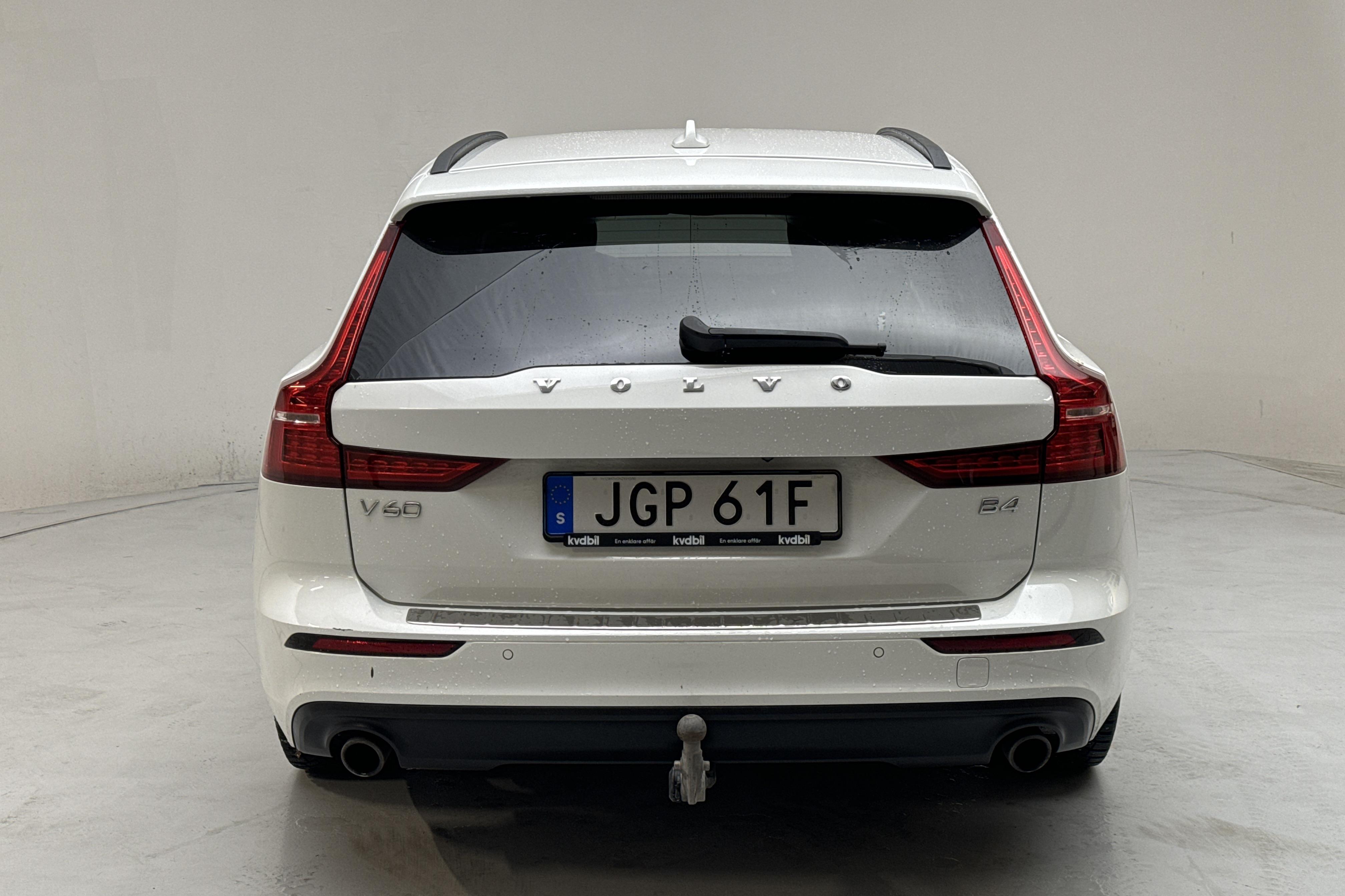 Volvo V60 B4 Mildhybrid, Diesel (197hk) - 13 566 mil - Automat - vit - 2022