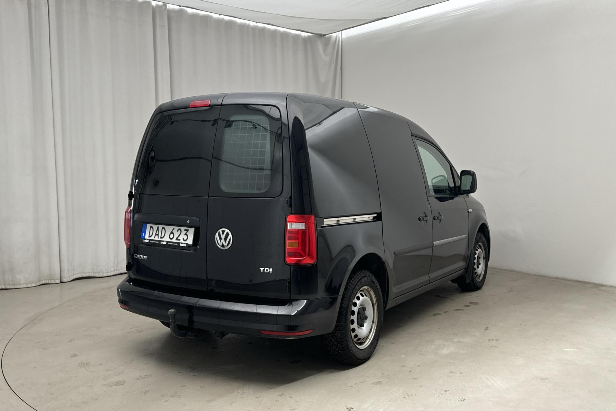 VW Caddy 2.0 TDI Skåp (102hk) - 97 190 km - Automaatne - must - 2018