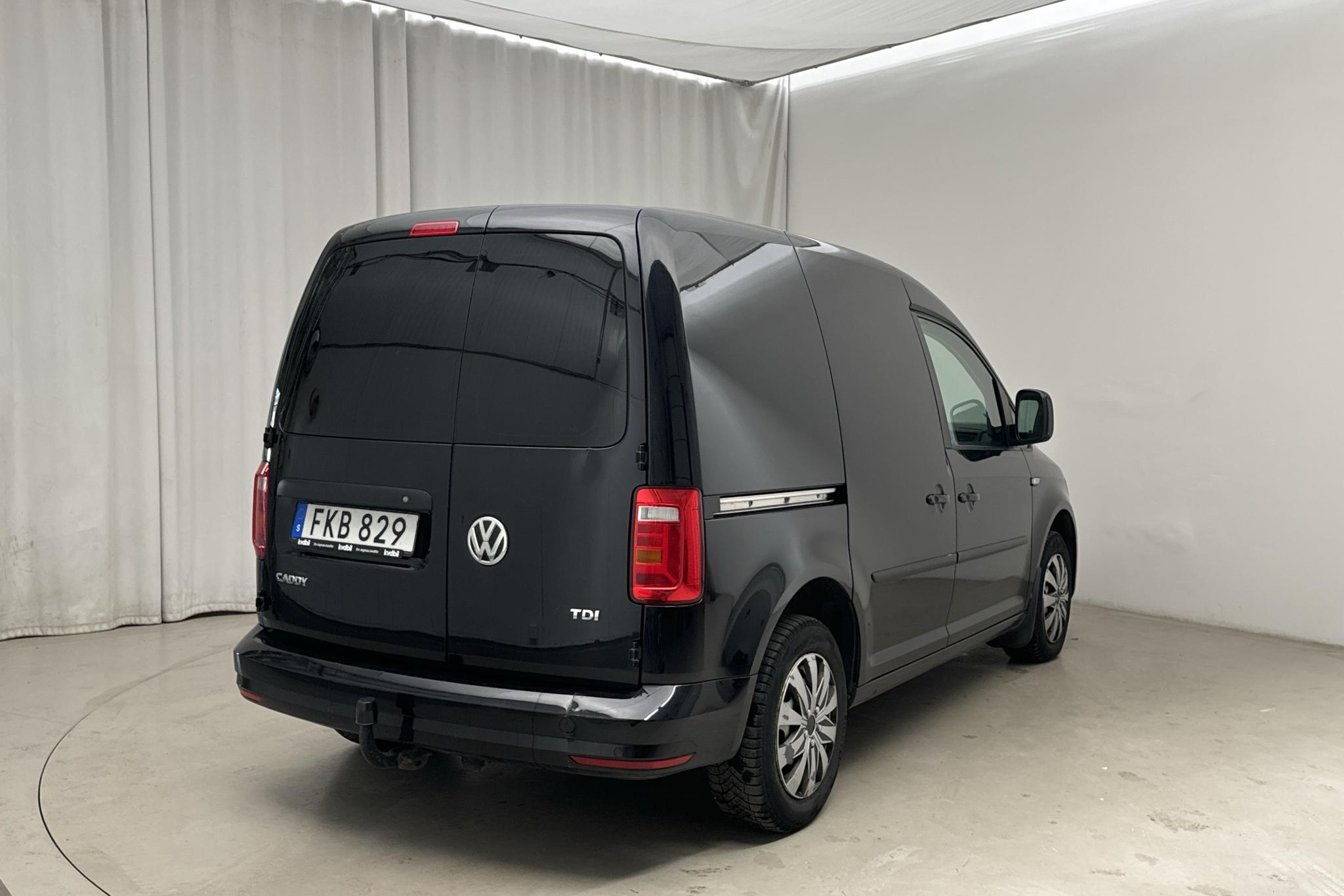 VW Caddy 2.0 TDI Skåp (102hk) - 104 370 km - Automaatne - must - 2018