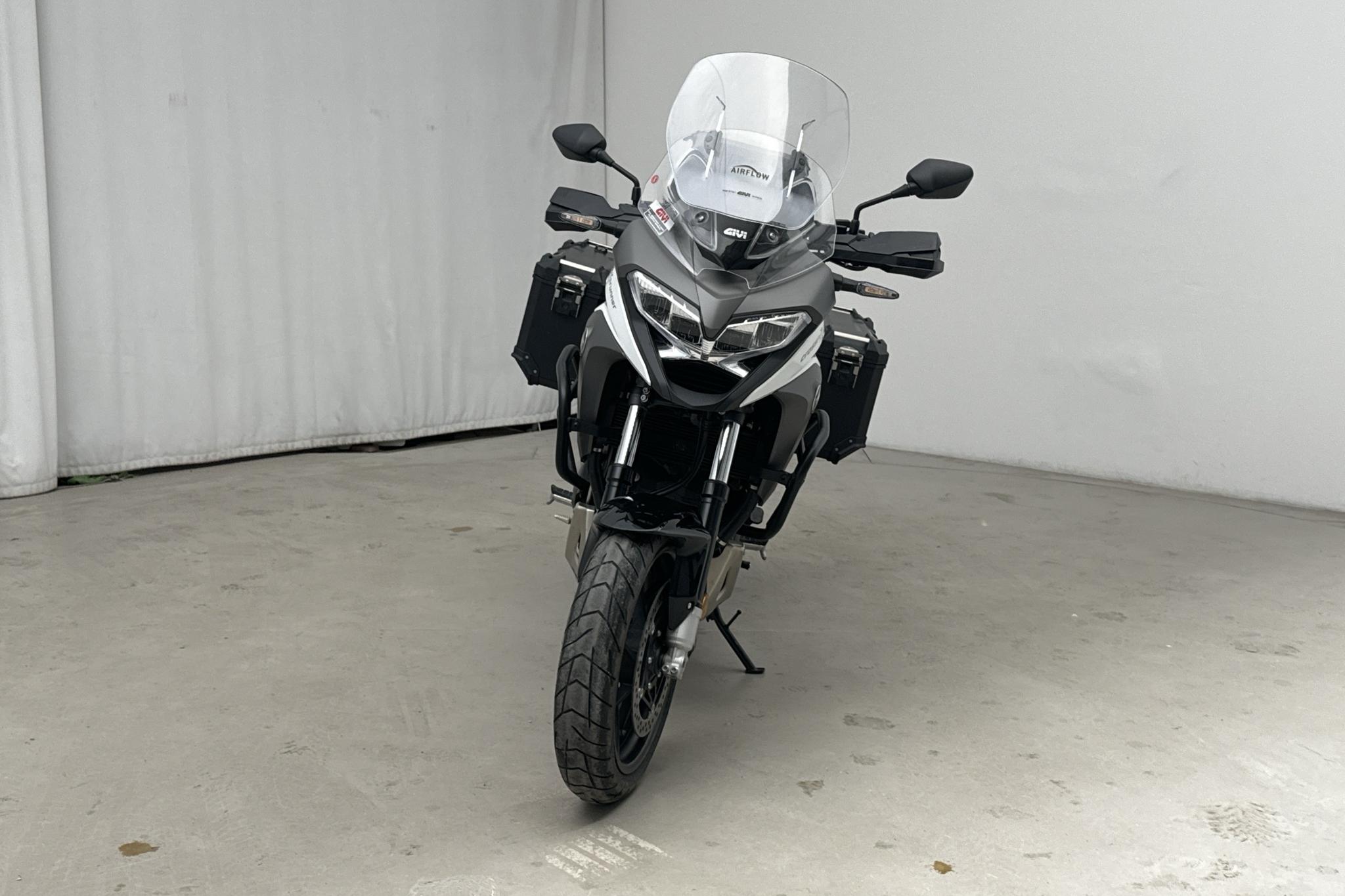 HONDA VFR800X Motorcykel - 10 970 km - Manuaalinen - valkoinen - 2015