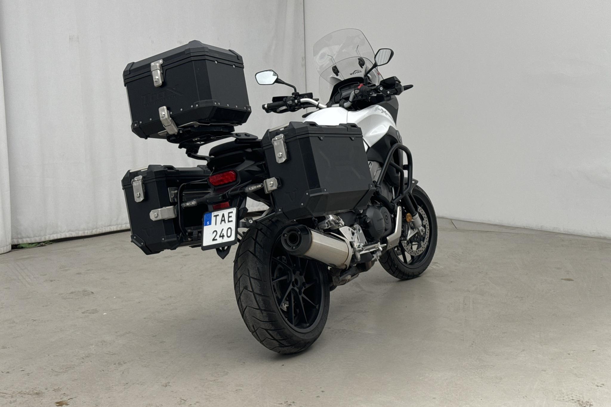 HONDA VFR800X Motorcykel - 10 970 km - Manuaalinen - valkoinen - 2015