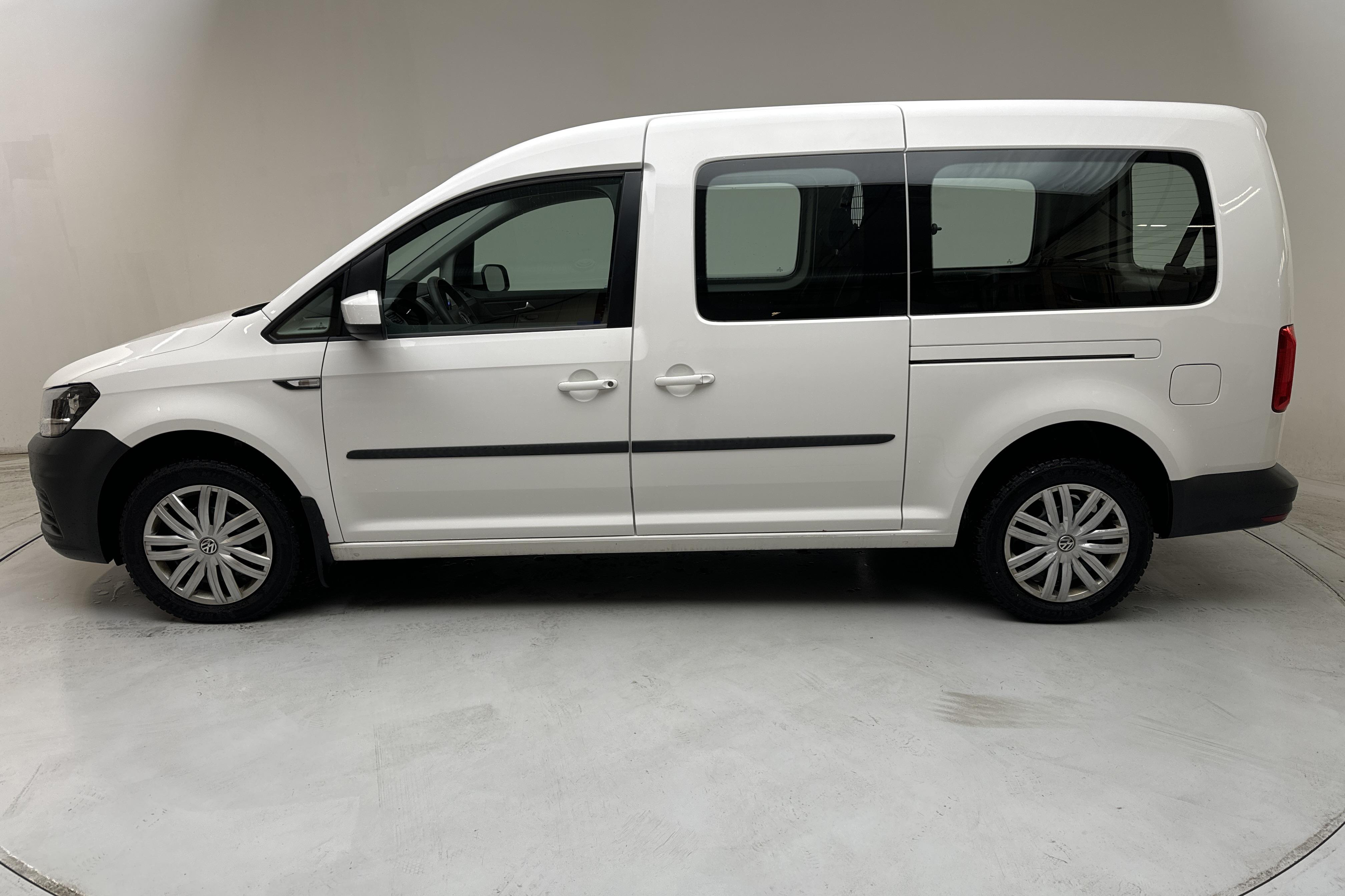 VW Caddy 2.0 TDI Maxi Life (102hk) - 72 900 km - Automaattinen - valkoinen - 2019