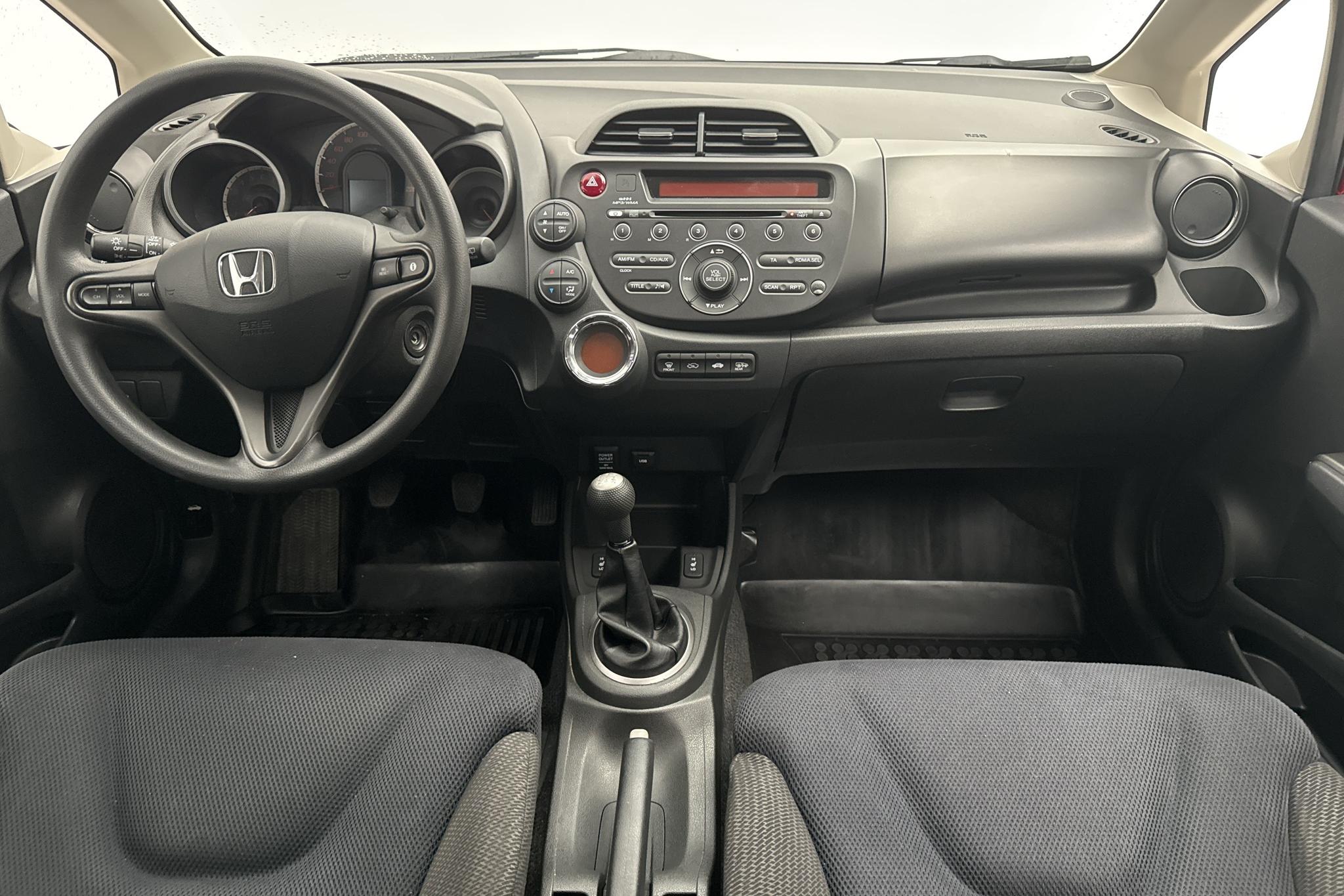 Honda Jazz 1.4 (100hk) - 91 390 km - Käsitsi - punane - 2012