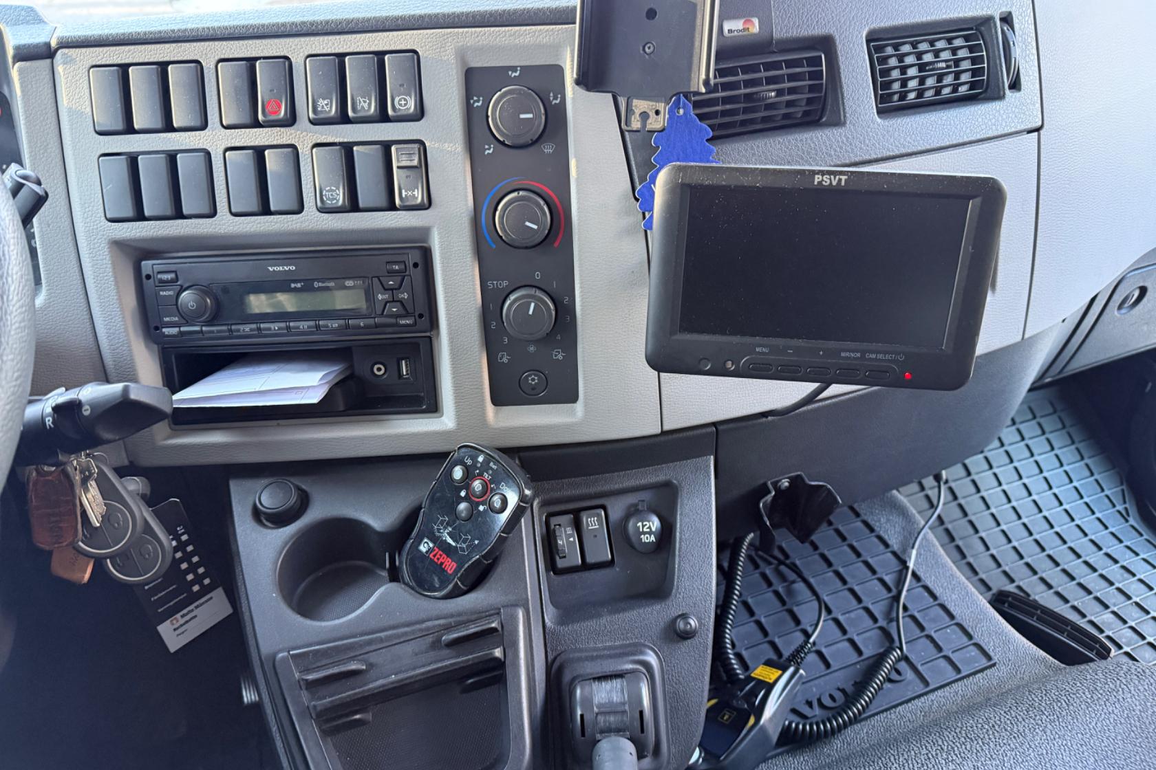 VOLVO FL250 - 286 808 km - Automaatne - valge - 2018