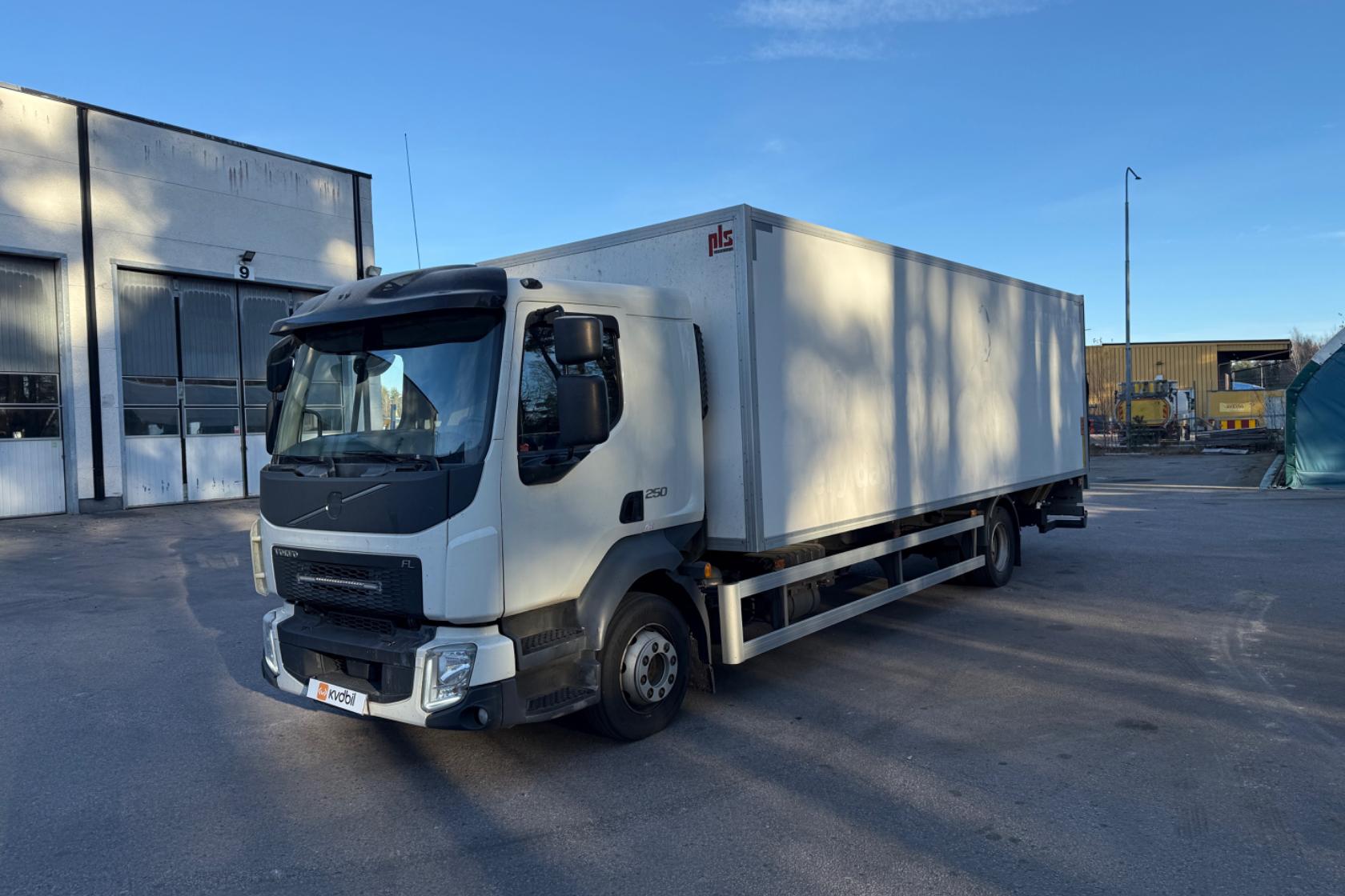 VOLVO FL250 - 286 808 km - Automaatne - valge - 2018