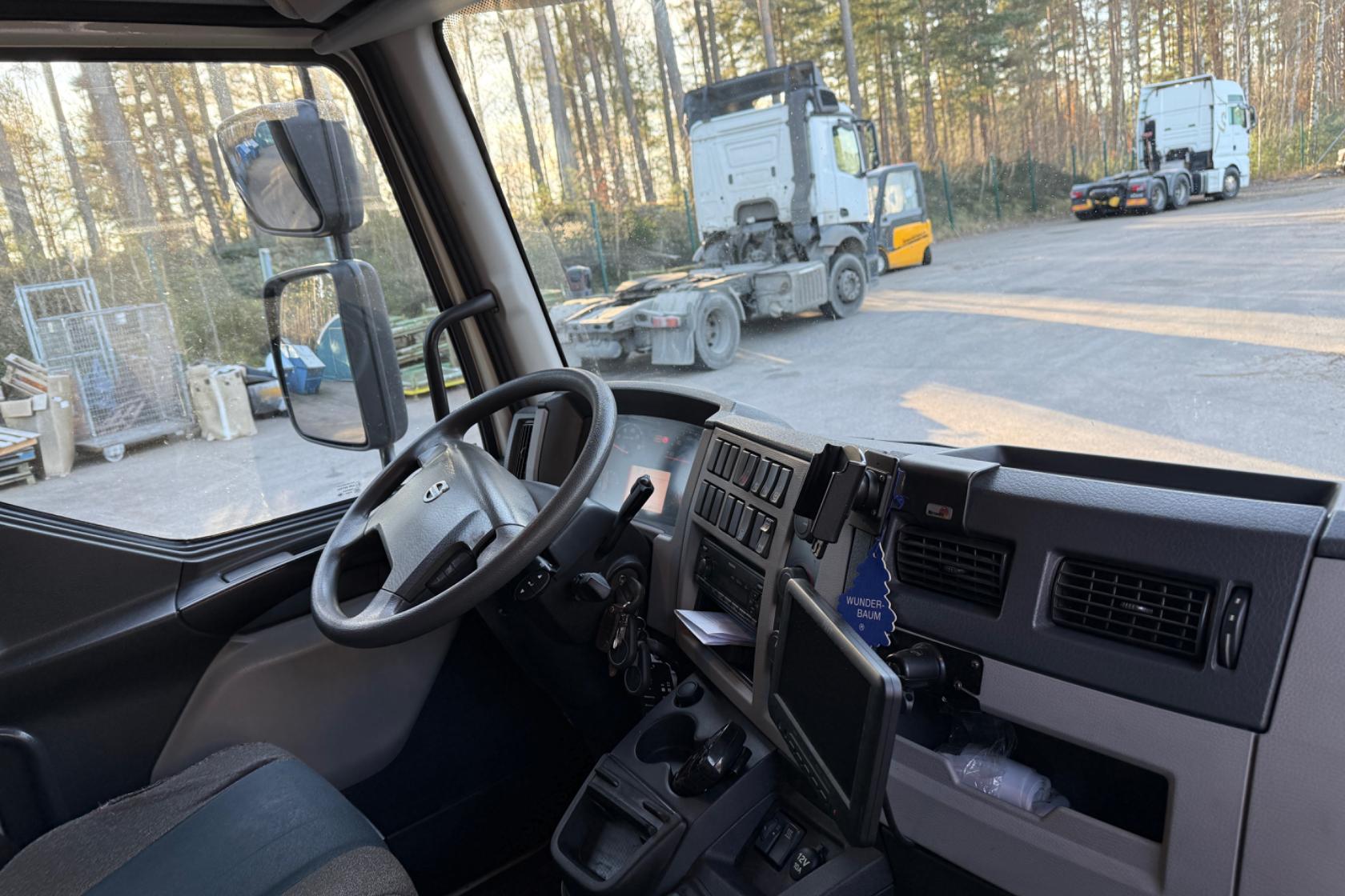 VOLVO FL250 - 286 808 km - Automaatne - valge - 2018