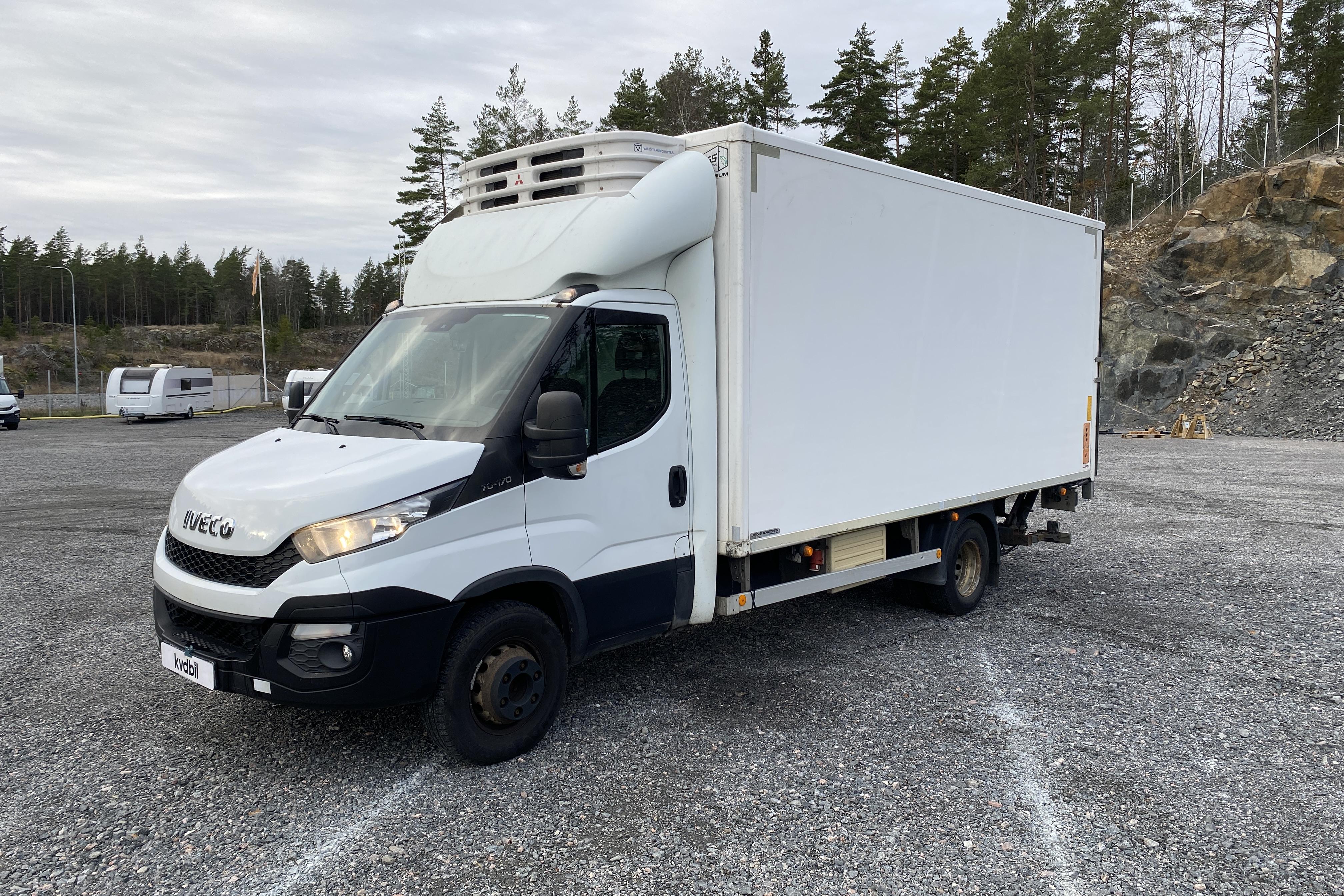 Iveco DAILY 70C17H P - 382 451 km - Manuaalinen - valkoinen - 2015