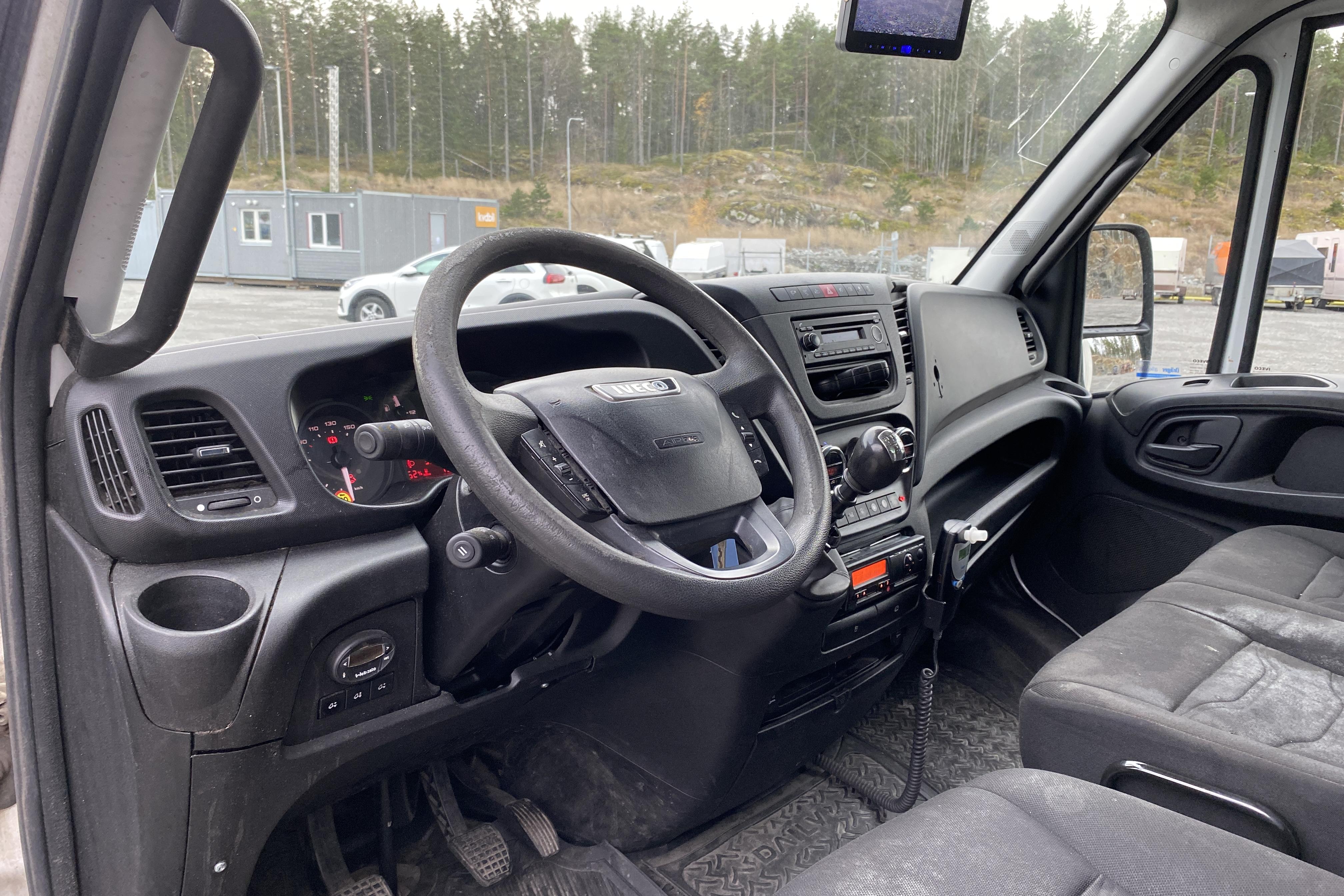 Iveco DAILY 70C17H P - 382 451 km - Manuaalinen - valkoinen - 2015