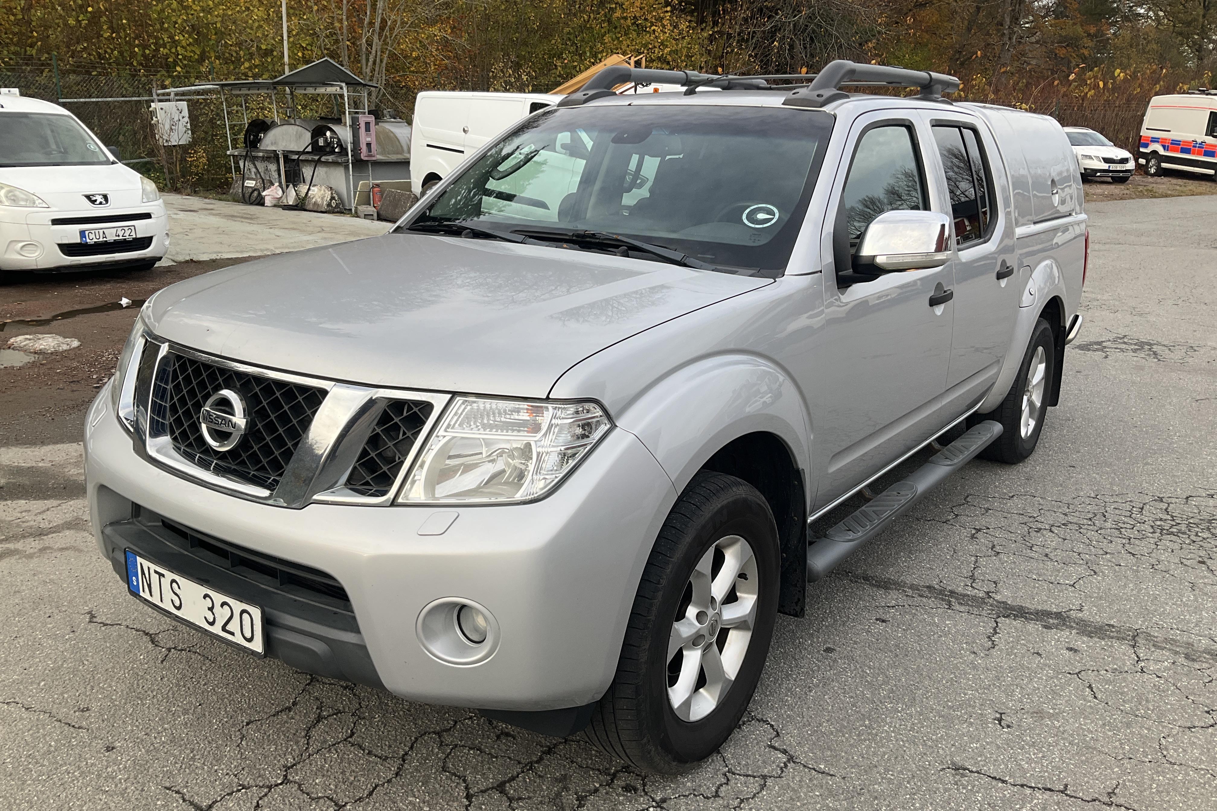 Nissan Navara 2.5 dCi (190hk) - 24 483 mil - Manuell - silver - 2011